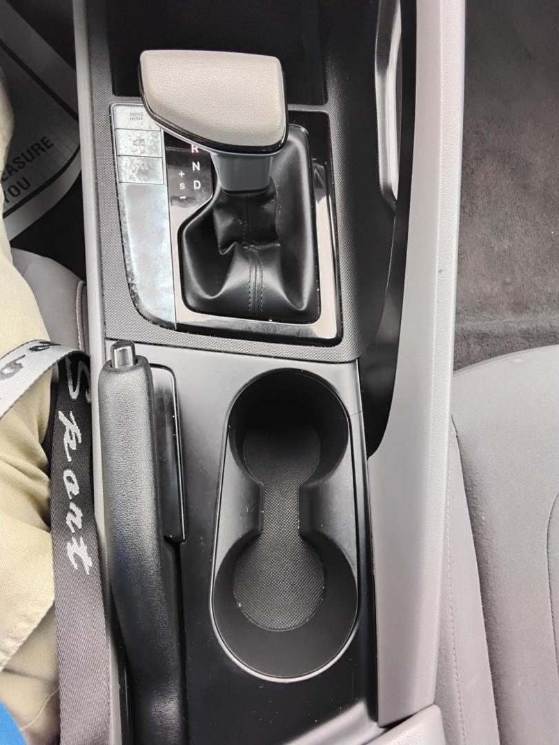 2021 BLACK /Grey Hyundai Elantra SEL (KMHLM4AG4MU) with an 1.6L L4 DOHC 16V engine, 6A transmission, located at 6112 N Florida Avenue, Tampa, FL, 33604, (888) 521-5131, 27.954929, -82.459534 - $499 DOWN PLUS TAX & TAG. - Photo#18