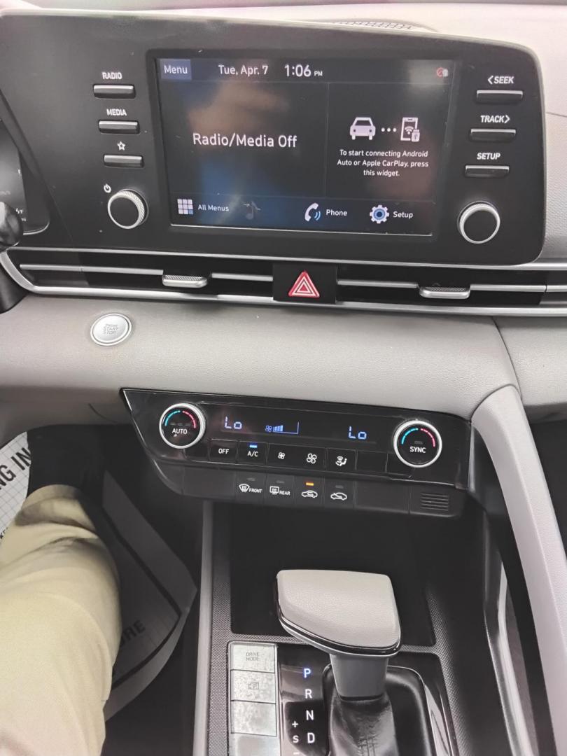 2021 BLACK /Grey Hyundai Elantra SEL (KMHLM4AG4MU) with an 1.6L L4 DOHC 16V engine, 6A transmission, located at 6112 N Florida Avenue, Tampa, FL, 33604, (888) 521-5131, 27.954929, -82.459534 - $499 DOWN PLUS TAX & TAG.- Photo#16