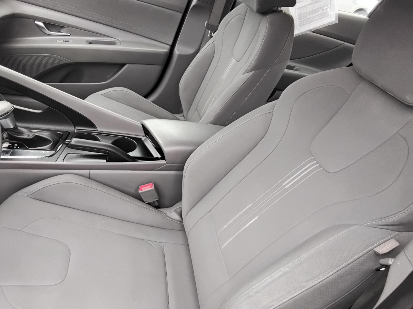 2021 BLACK /Grey Hyundai Elantra SEL (KMHLM4AG4MU) with an 1.6L L4 DOHC 16V engine, 6A transmission, located at 6112 N Florida Avenue, Tampa, FL, 33604, (888) 521-5131, 27.954929, -82.459534 - $499 DOWN PLUS TAX & TAG. - Photo#19