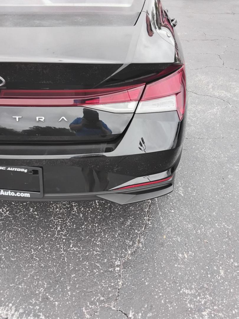 2021 BLACK /Grey Hyundai Elantra SEL (KMHLM4AG4MU) with an 1.6L L4 DOHC 16V engine, 6A transmission, located at 6112 N Florida Avenue, Tampa, FL, 33604, (888) 521-5131, 27.954929, -82.459534 - $499 DOWN PLUS TAX & TAG.- Photo#10