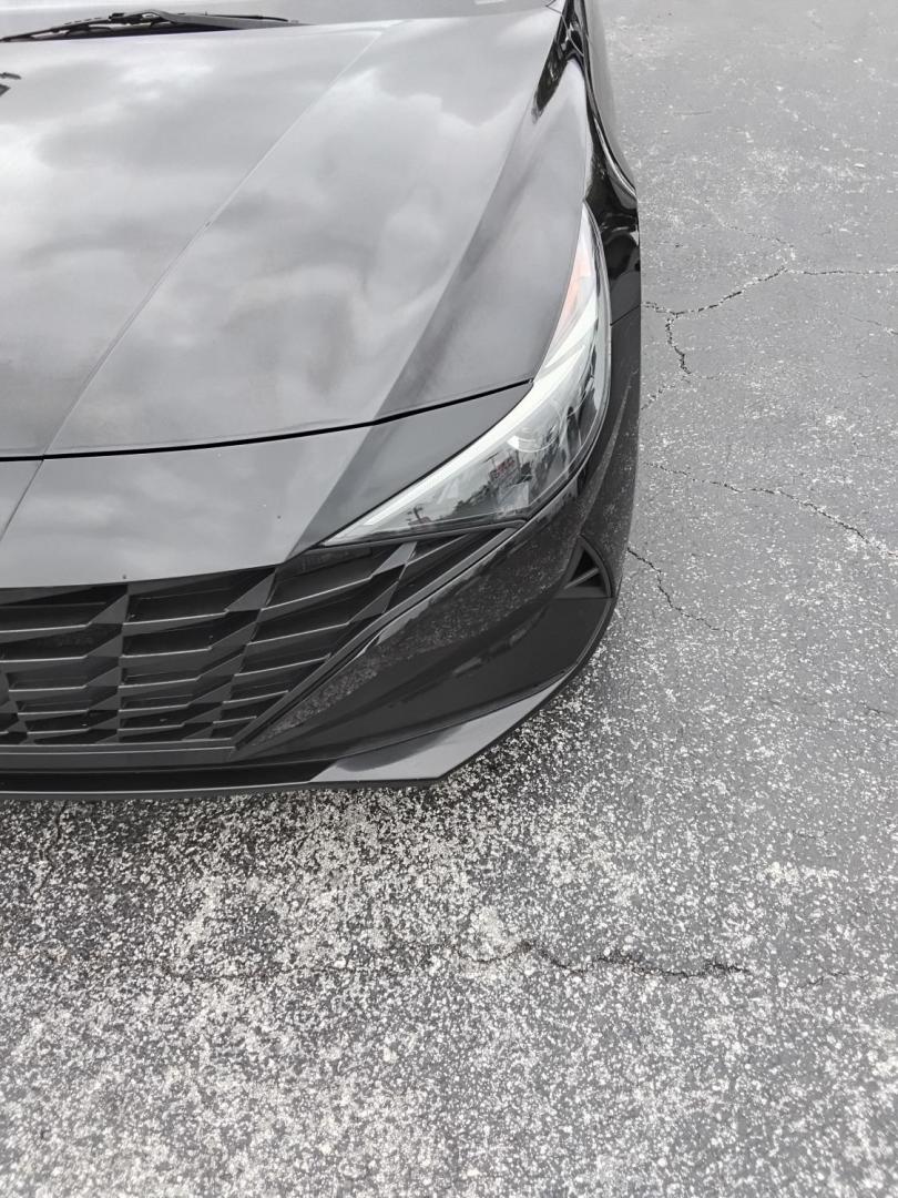 2021 BLACK /Grey Hyundai Elantra SEL (KMHLM4AG4MU) with an 1.6L L4 DOHC 16V engine, 6A transmission, located at 6112 N Florida Avenue, Tampa, FL, 33604, (888) 521-5131, 27.954929, -82.459534 - $499 DOWN PLUS TAX & TAG.- Photo#6