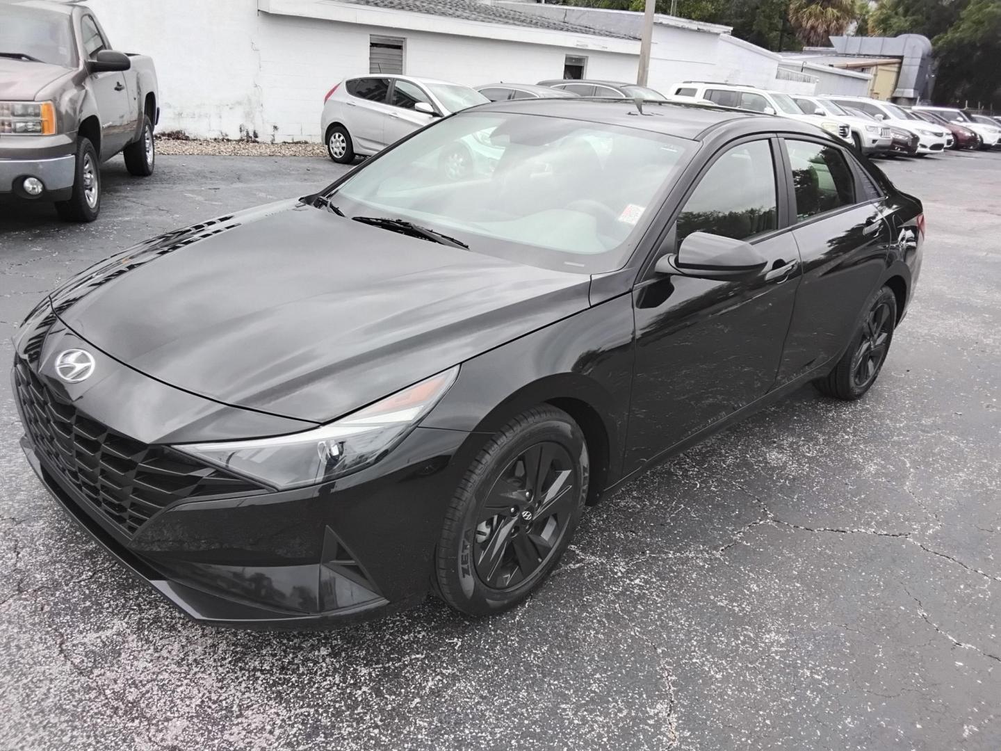 2021 BLACK /Grey Hyundai Elantra SEL (KMHLM4AG4MU) with an 1.6L L4 DOHC 16V engine, 6A transmission, located at 6112 N Florida Avenue, Tampa, FL, 33604, (888) 521-5131, 27.954929, -82.459534 - $499 DOWN PLUS TAX & TAG. - Photo#4
