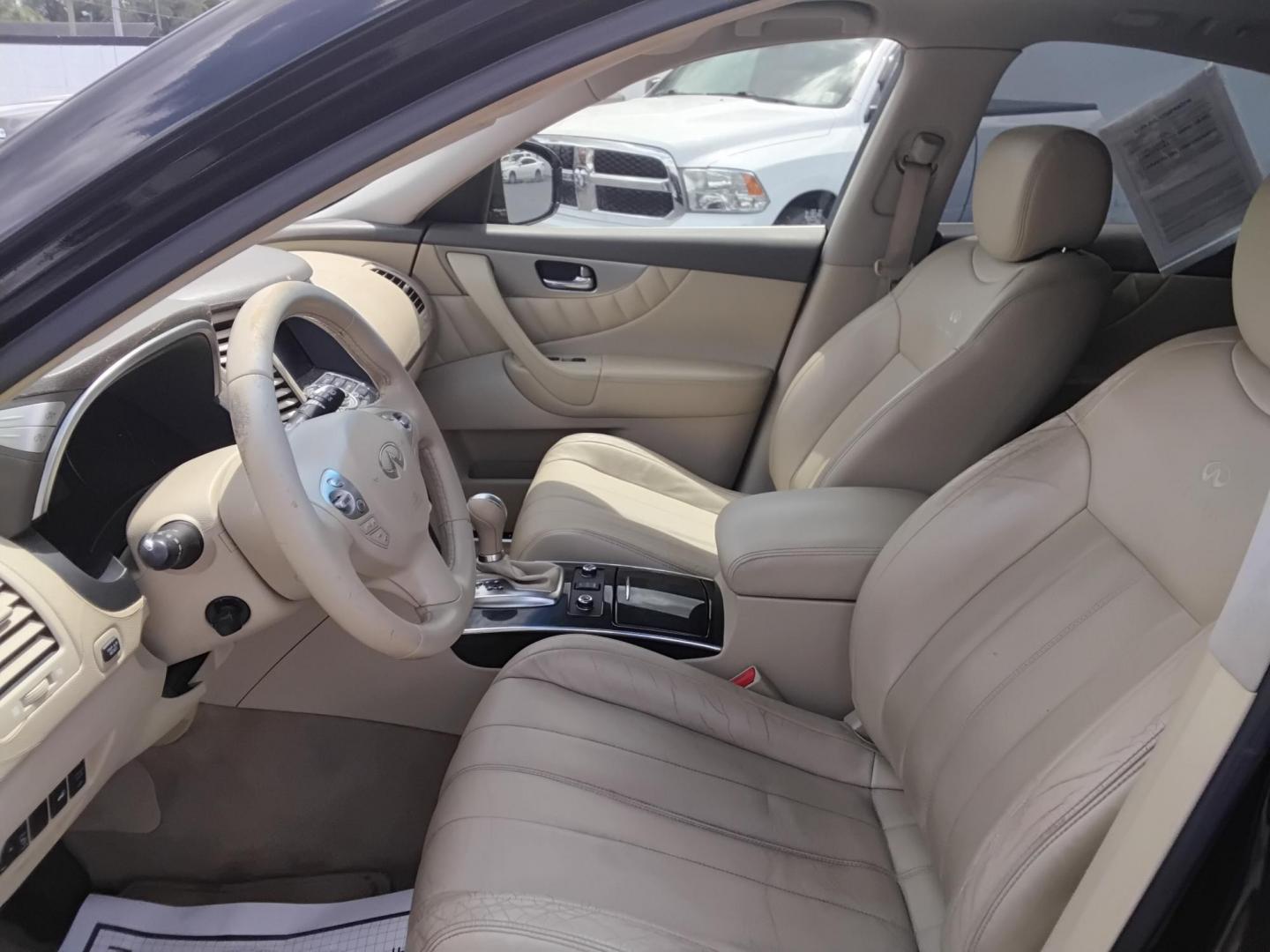 2012 BLACK /Beige Infiniti FX FX35 2WD (JN8AS1MU8CM) with an 3.5L V6 DOHC 24V engine, 5-Speed Automatic transmission, located at 6112 N Florida Avenue, Tampa, FL, 33604, (888) 521-5131, 27.954929, -82.459534 - $499 DOWN PLUS TAX & TAG. - Photo#7