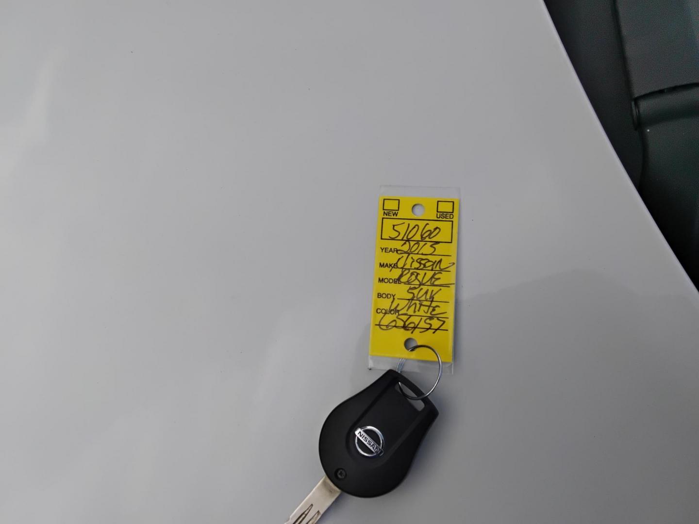 2015 White /Black Nissan Rogue Select S 2WD (JN8AS5MT9FW) with an 2.5L L4 DOHC 16V engine, Continuously Variable Transmission transmission, located at 6112 N Florida Avenue, Tampa, FL, 33604, (888) 521-5131, 27.954929, -82.459534 - $499 down plus tax & tag. - Photo#11