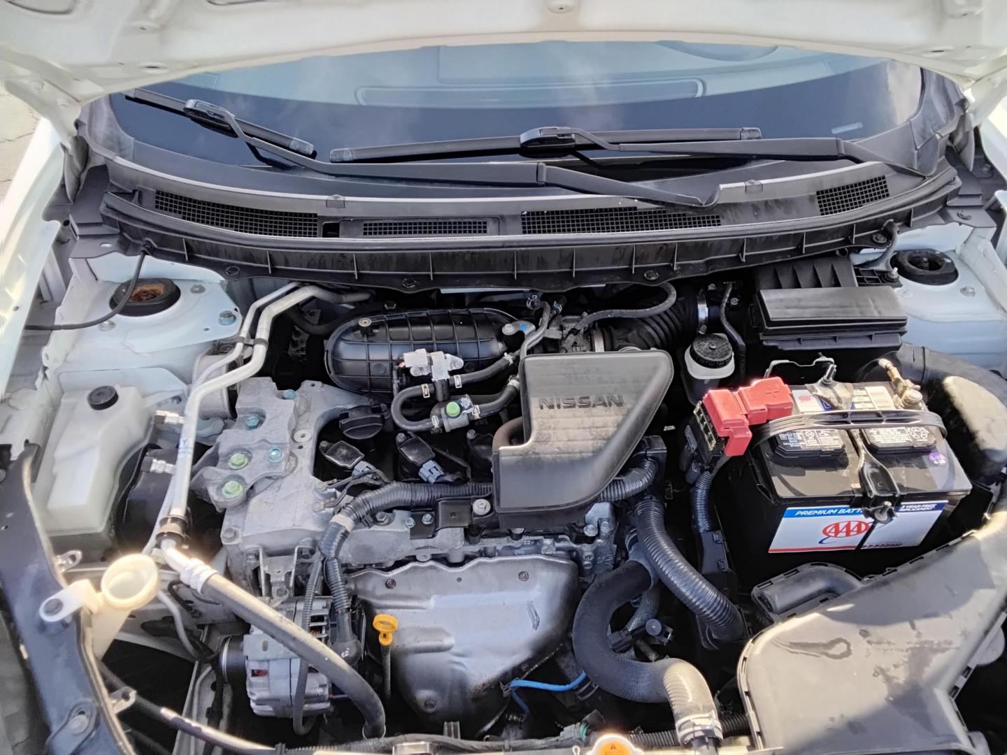 2015 White /Black Nissan Rogue Select S 2WD (JN8AS5MT9FW) with an 2.5L L4 DOHC 16V engine, Continuously Variable Transmission transmission, located at 6112 N Florida Avenue, Tampa, FL, 33604, (888) 521-5131, 27.954929, -82.459534 - $499 down plus tax & tag. - Photo#10