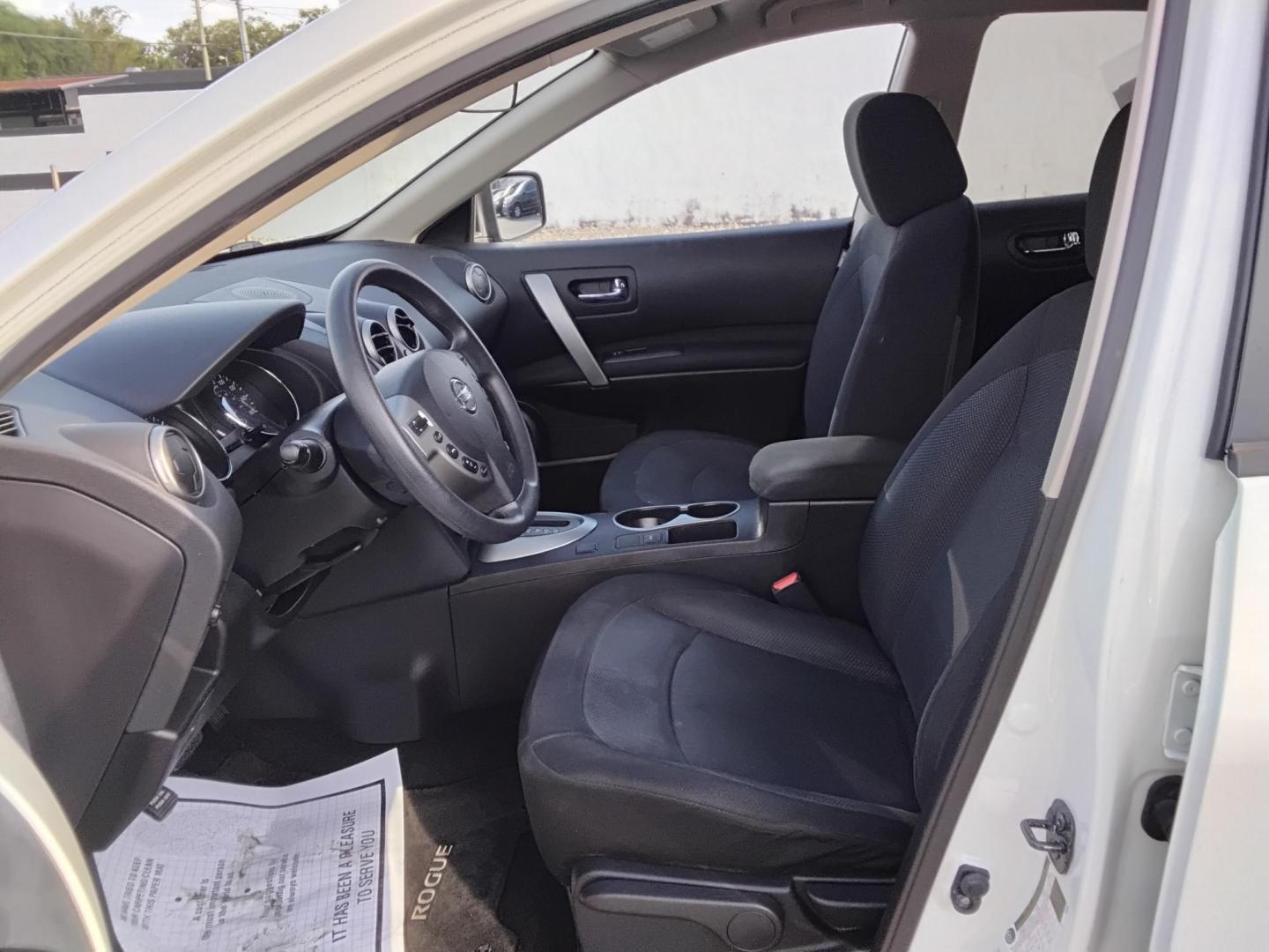 2015 White /Black Nissan Rogue Select S 2WD (JN8AS5MT9FW) with an 2.5L L4 DOHC 16V engine, Continuously Variable Transmission transmission, located at 6112 N Florida Avenue, Tampa, FL, 33604, (888) 521-5131, 27.954929, -82.459534 - $499 down plus tax & tag. - Photo#8