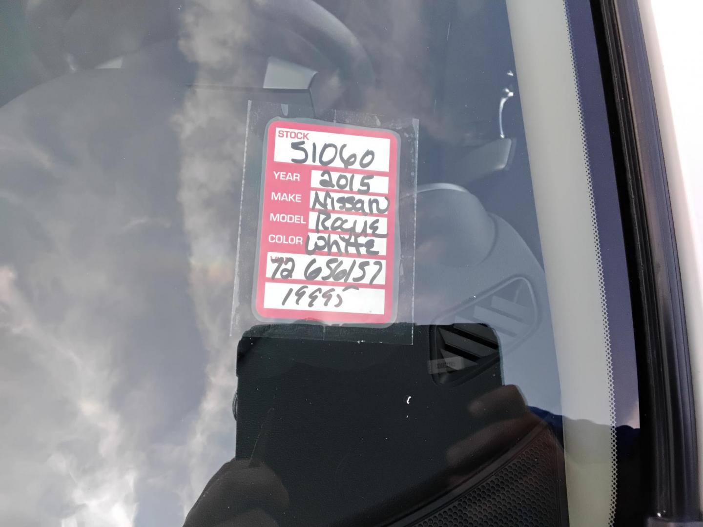 2015 White /Black Nissan Rogue Select S 2WD (JN8AS5MT9FW) with an 2.5L L4 DOHC 16V engine, Continuously Variable Transmission transmission, located at 6112 N Florida Avenue, Tampa, FL, 33604, (888) 521-5131, 27.954929, -82.459534 - $499 down plus tax & tag. - Photo#12