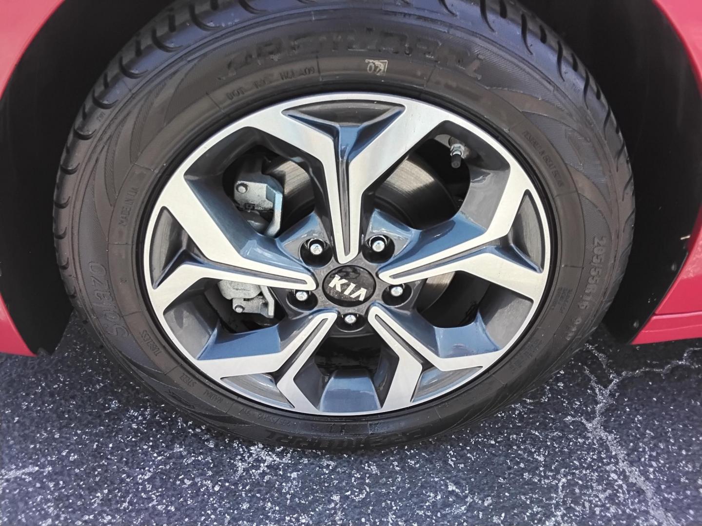 2021 RED /Grey Kia Forte FE (3KPF24ADXME) with an 2.0L L4 DOHC 16V engine, CVT transmission, located at 6112 N Florida Avenue, Tampa, FL, 33604, (888) 521-5131, 27.954929, -82.459534 - $499 down plus tax & tag. - Photo#22