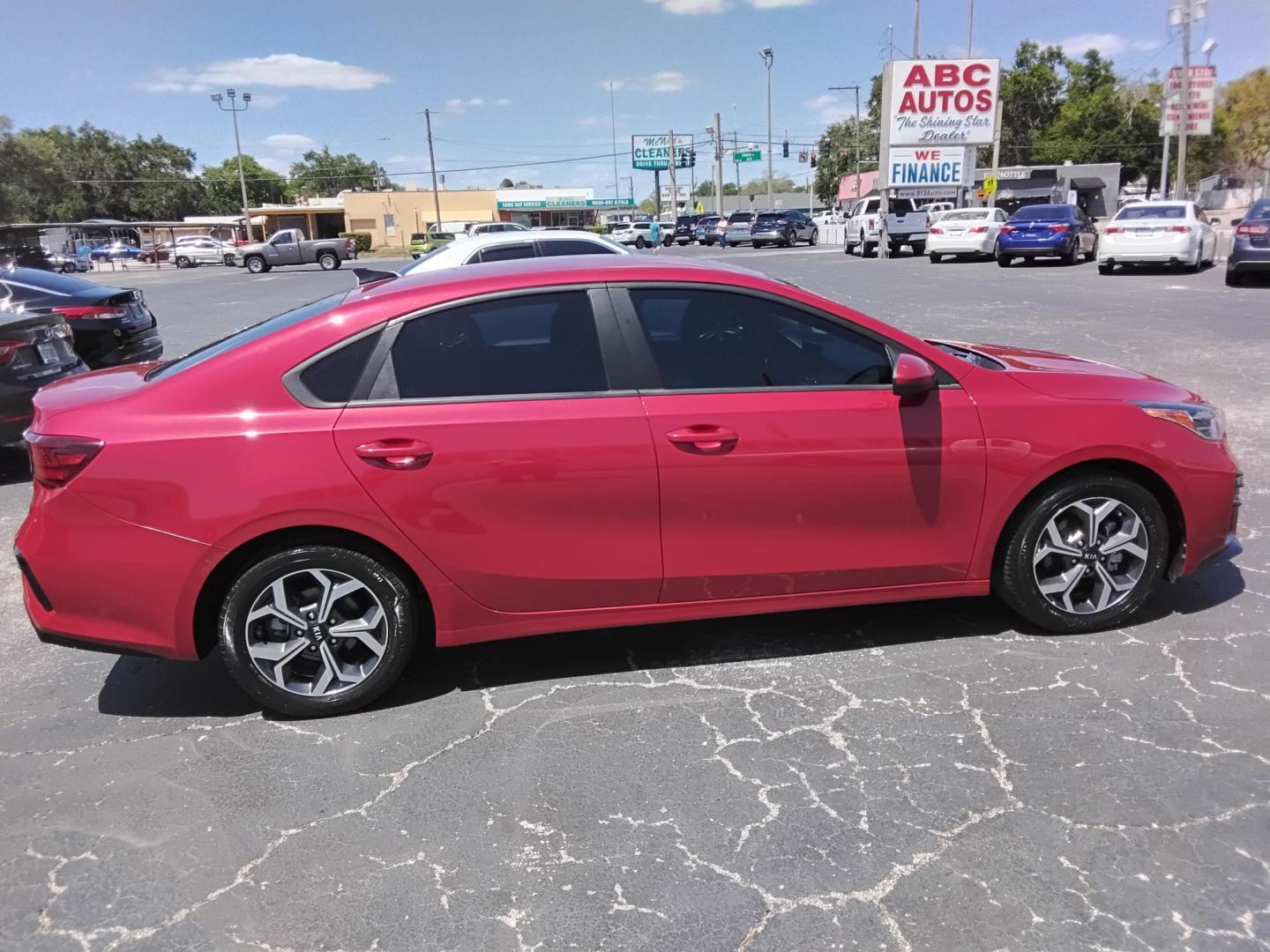 2021 RED /Grey Kia Forte FE (3KPF24ADXME) with an 2.0L L4 DOHC 16V engine, CVT transmission, located at 6112 N Florida Avenue, Tampa, FL, 33604, (888) 521-5131, 27.954929, -82.459534 - $499 down plus tax & tag. - Photo#10
