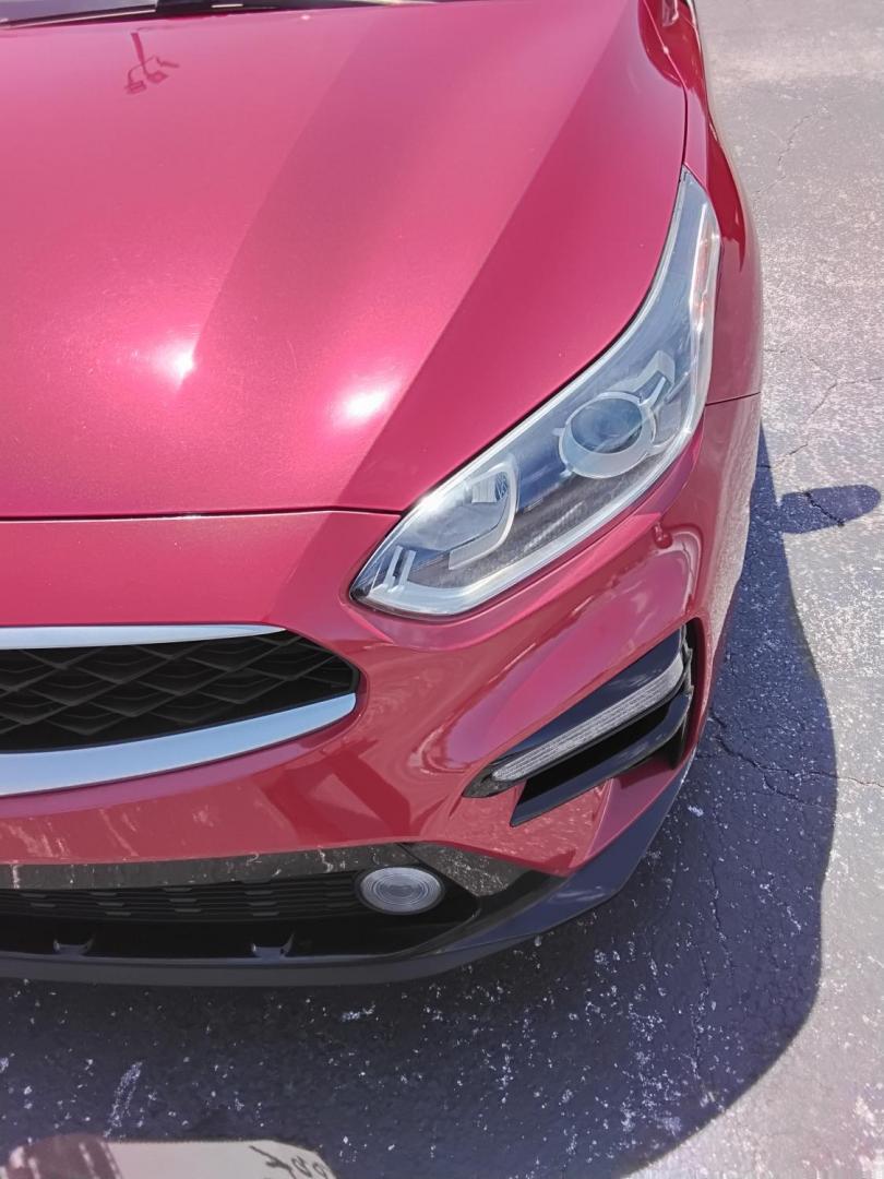 2021 RED /Grey Kia Forte FE (3KPF24ADXME) with an 2.0L L4 DOHC 16V engine, CVT transmission, located at 6112 N Florida Avenue, Tampa, FL, 33604, (888) 521-5131, 27.954929, -82.459534 - $499 down plus tax & tag. - Photo#4
