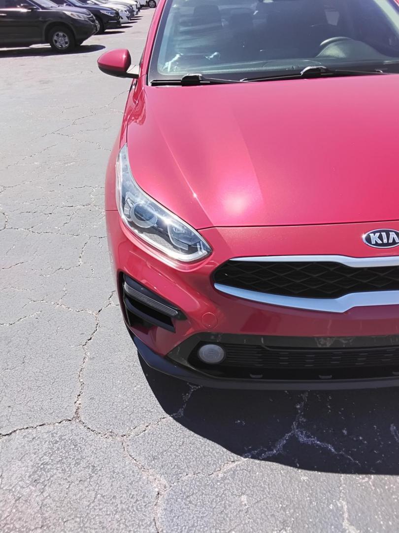 2021 RED /Grey Kia Forte FE (3KPF24ADXME) with an 2.0L L4 DOHC 16V engine, CVT transmission, located at 6112 N Florida Avenue, Tampa, FL, 33604, (888) 521-5131, 27.954929, -82.459534 - $499 down plus tax & tag. - Photo#5