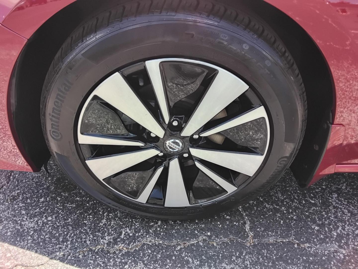 2022 RED Nissan Altima 2.5 SV (1N4BL4DV1NN) with an 2.5L L4 DOHC 16V engine, CVT transmission, located at 6112 N Florida Avenue, Tampa, FL, 33604, (888) 521-5131, 27.954929, -82.459534 - $499 down plus tax & tag. - Photo#15