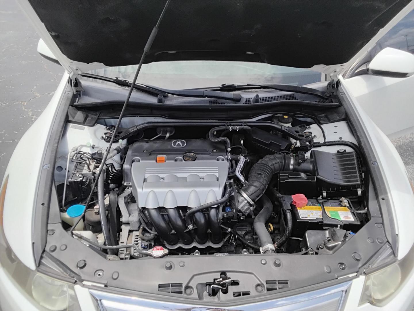 2012 White /Beige Acura TSX 5-Speed AT (JH4CU2F43CC) with an 2.4L L4 DOHC 16V engine, 5-Speed Automatic transmission, located at 6112 N Florida Avenue, Tampa, FL, 33604, (888) 521-5131, 27.954929, -82.459534 - $499 down plus tax & tag. - Photo#9