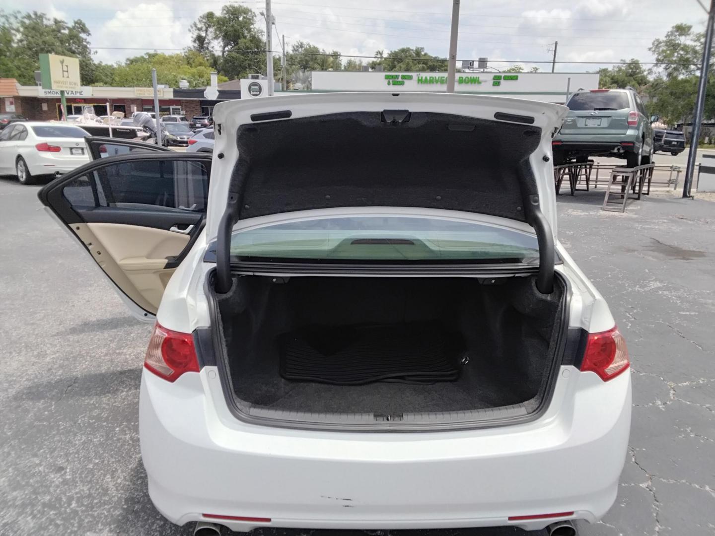 2012 White /Beige Acura TSX 5-Speed AT (JH4CU2F43CC) with an 2.4L L4 DOHC 16V engine, 5-Speed Automatic transmission, located at 6112 N Florida Avenue, Tampa, FL, 33604, (888) 521-5131, 27.954929, -82.459534 - $499 down plus tax & tag. - Photo#4