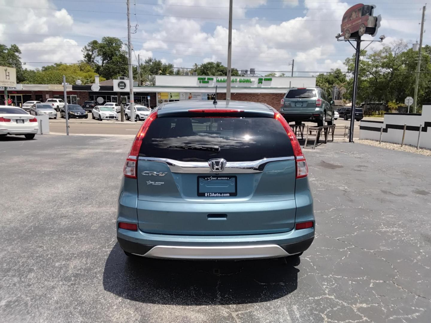 2015 TEAL /Beige Honda CR-V EX 2WD (2HKRM3H52FH) with an 2.4L L4 DOHC 16V engine, Continuously Variable Transmission transmission, located at 6112 N Florida Avenue, Tampa, FL, 33604, (888) 521-5131, 27.954929, -82.459534 - $499 down plus tax & tag. - Photo#3