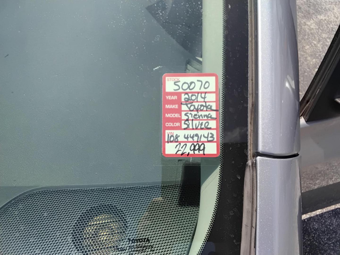 2014 SILVER /Beige Toyota Sienna XLE FWD 8-Passenger V6 (5TDYK3DC8ES) with an 3.5L V6 EFI DOHC 24V engine, 5-Speed Automatic transmission, located at 6112 N Florida Avenue, Tampa, FL, 33604, (888) 521-5131, 27.954929, -82.459534 - $499 DOWN PLUS TAX & TAG. - Photo#11