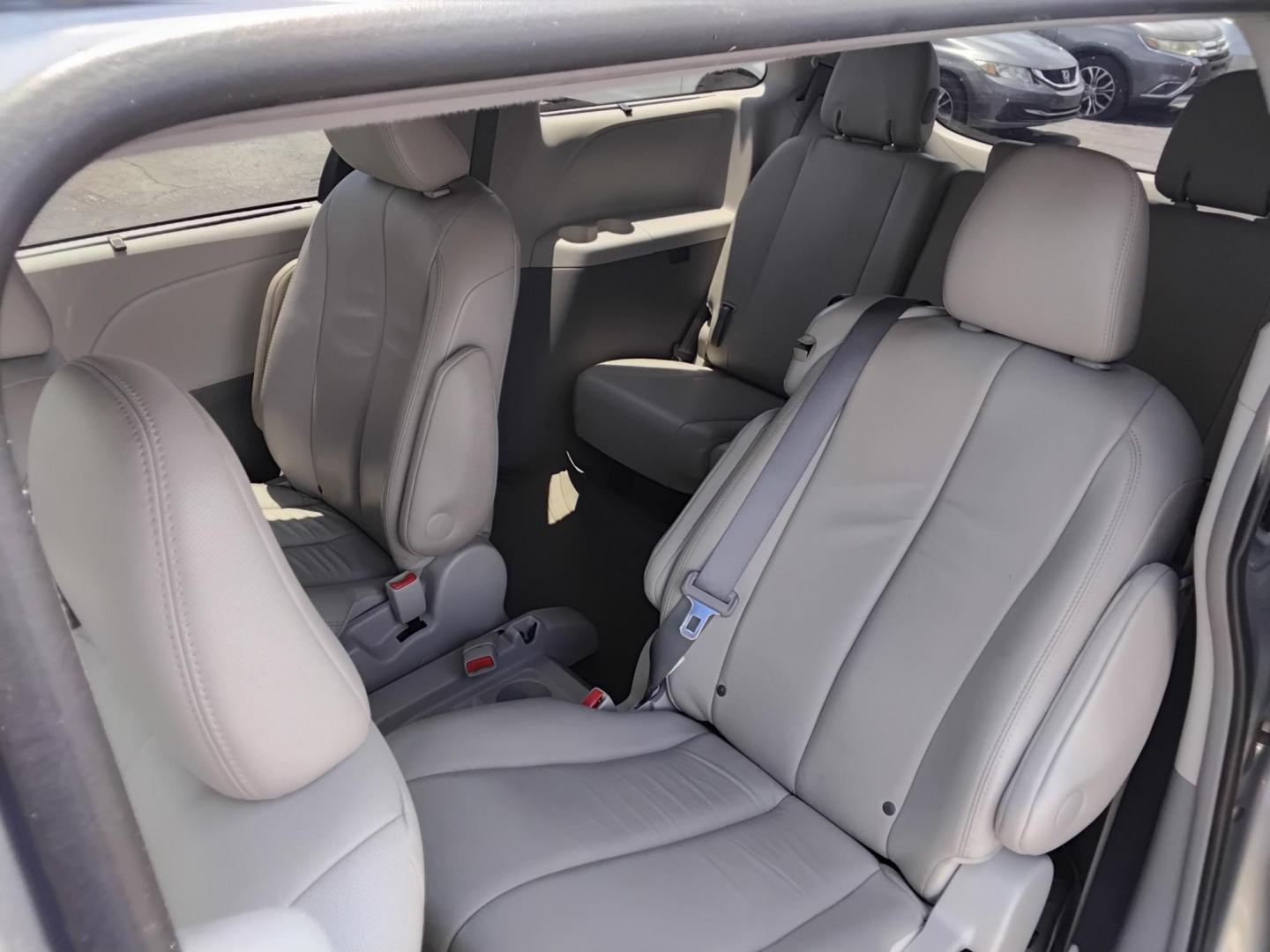 2014 SILVER /Beige Toyota Sienna XLE FWD 8-Passenger V6 (5TDYK3DC8ES) with an 3.5L V6 EFI DOHC 24V engine, 5-Speed Automatic transmission, located at 6112 N Florida Avenue, Tampa, FL, 33604, (888) 521-5131, 27.954929, -82.459534 - $499 DOWN PLUS TAX & TAG. - Photo#7