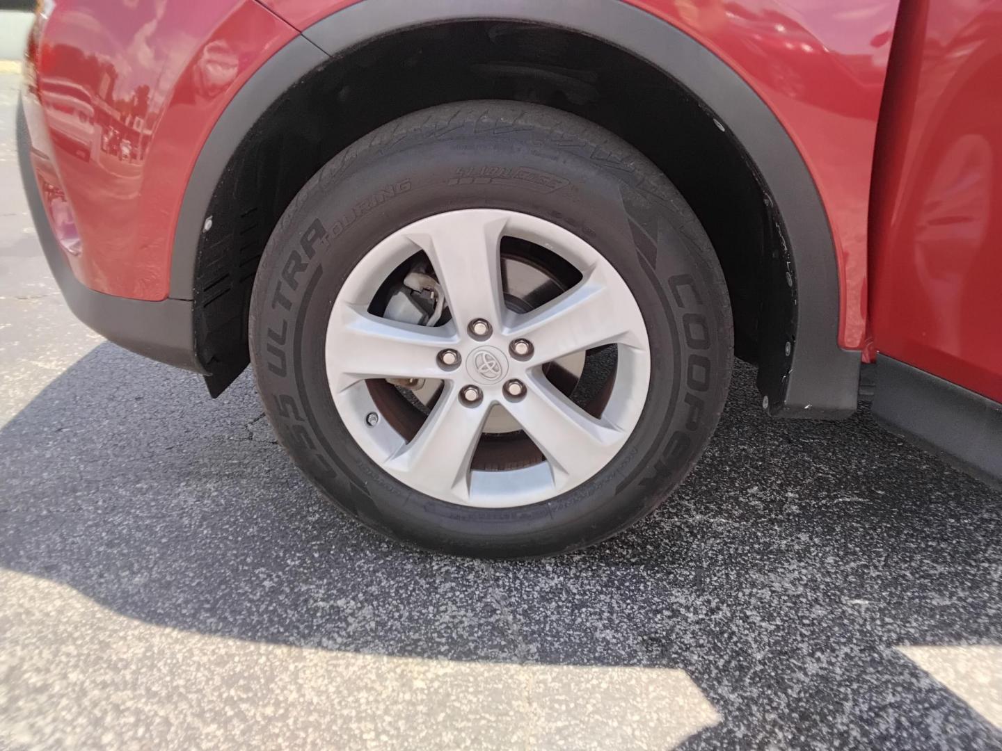 2014 RED /BLACK Toyota RAV4 XLE FWD (2T3WFREV6EW) with an 2.5L L4 DOHC 16V engine, 6-Speed Automatic transmission, located at 6112 N Florida Avenue, Tampa, FL, 33604, (888) 521-5131, 27.954929, -82.459534 - $499 DOWN PLUS TAX & TAG. - Photo#10