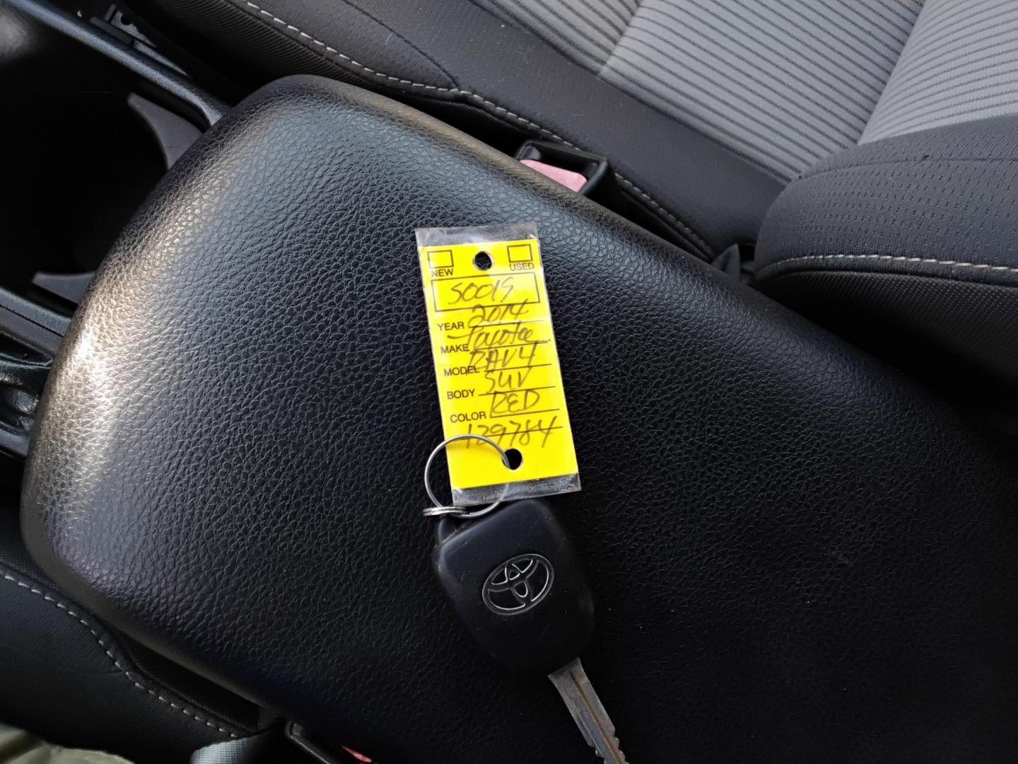 2014 RED /BLACK Toyota RAV4 XLE FWD (2T3WFREV6EW) with an 2.5L L4 DOHC 16V engine, 6-Speed Automatic transmission, located at 6112 N Florida Avenue, Tampa, FL, 33604, (888) 521-5131, 27.954929, -82.459534 - $499 DOWN PLUS TAX & TAG. - Photo#11