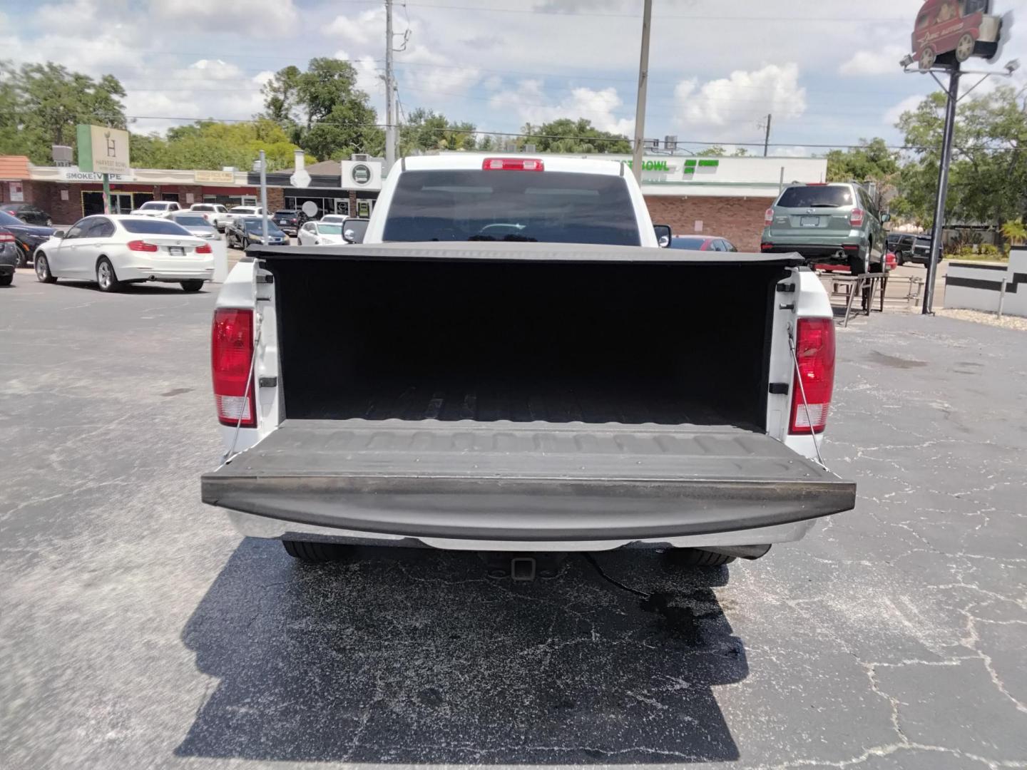 2019 White /Grey RAM 1500 Tradesman Regular Cab LWB 2WD (3C6JR6DG0KG) with an 3.6L V6 DOHC 24V FFV engine, 8A transmission, located at 6112 N Florida Avenue, Tampa, FL, 33604, (888) 521-5131, 27.954929, -82.459534 - $499 DOWN PLUS TAX & TAG. - Photo#4