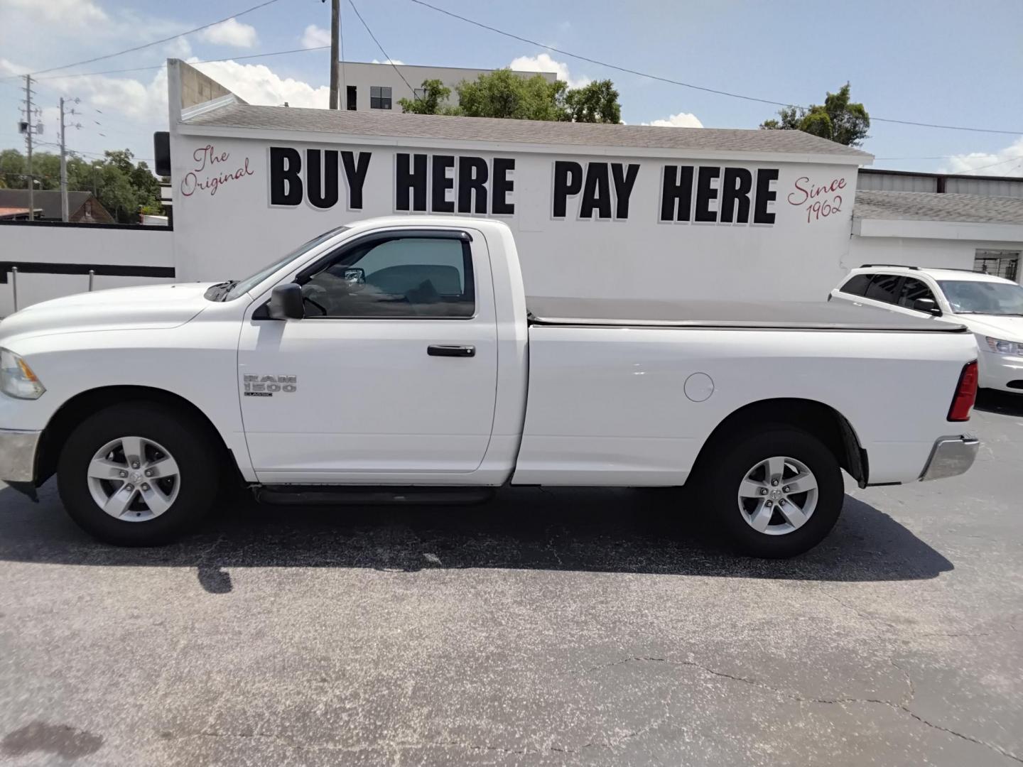 2019 White /Grey RAM 1500 Tradesman Regular Cab LWB 2WD (3C6JR6DG0KG) with an 3.6L V6 DOHC 24V FFV engine, 8A transmission, located at 6112 N Florida Avenue, Tampa, FL, 33604, (888) 521-5131, 27.954929, -82.459534 - $499 DOWN PLUS TAX & TAG. - Photo#0