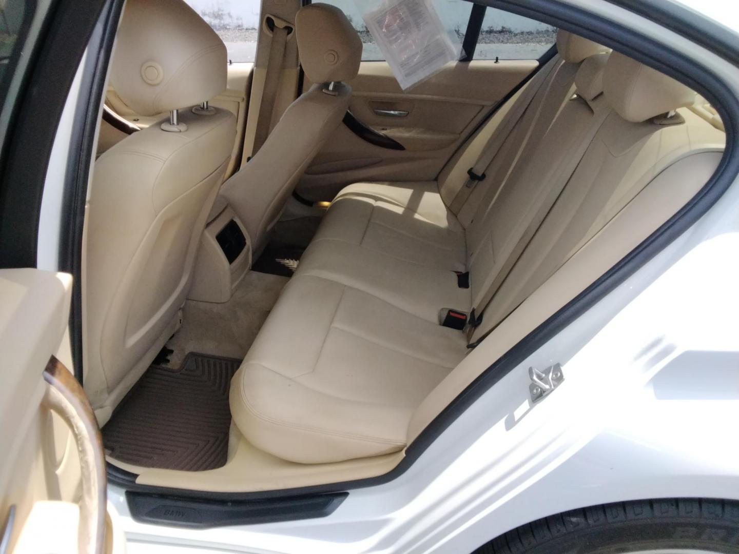 2014 White /Beige BMW 3-Series 320i Sedan (WBA3B1C53EK) with an 2.0L L4 DOHC 16V engine, located at 6112 N Florida Avenue, Tampa, FL, 33604, (888) 521-5131, 27.954929, -82.459534 - $499 down plus tax & tag. - Photo#7