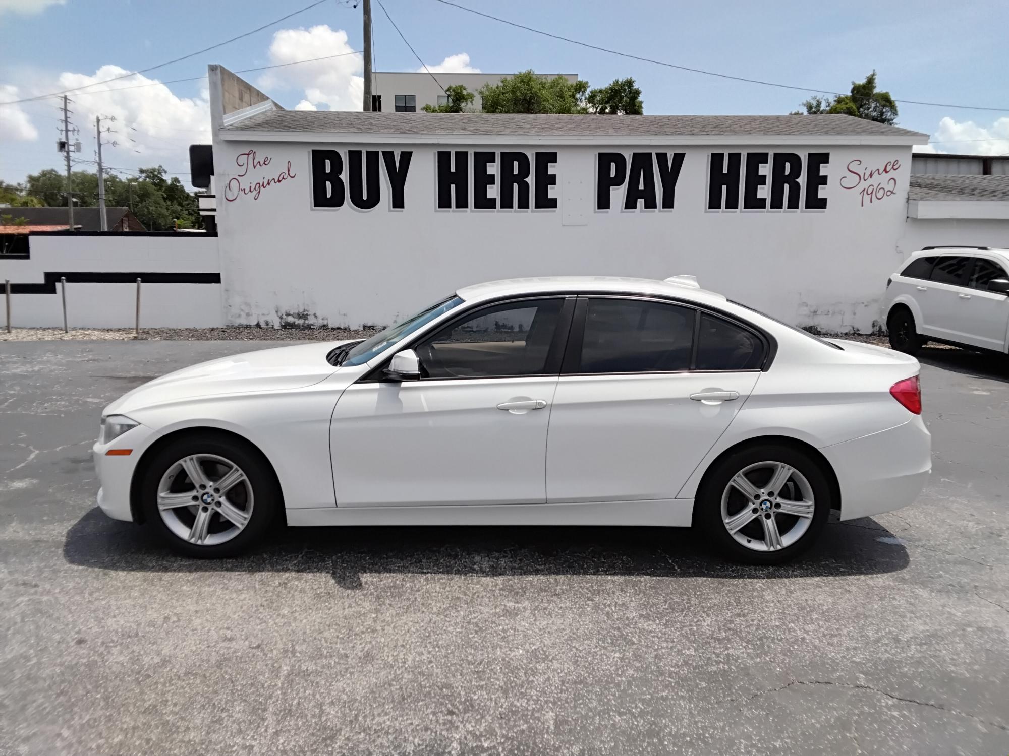 photo of 2014 BMW 3-Series 320i Sedan