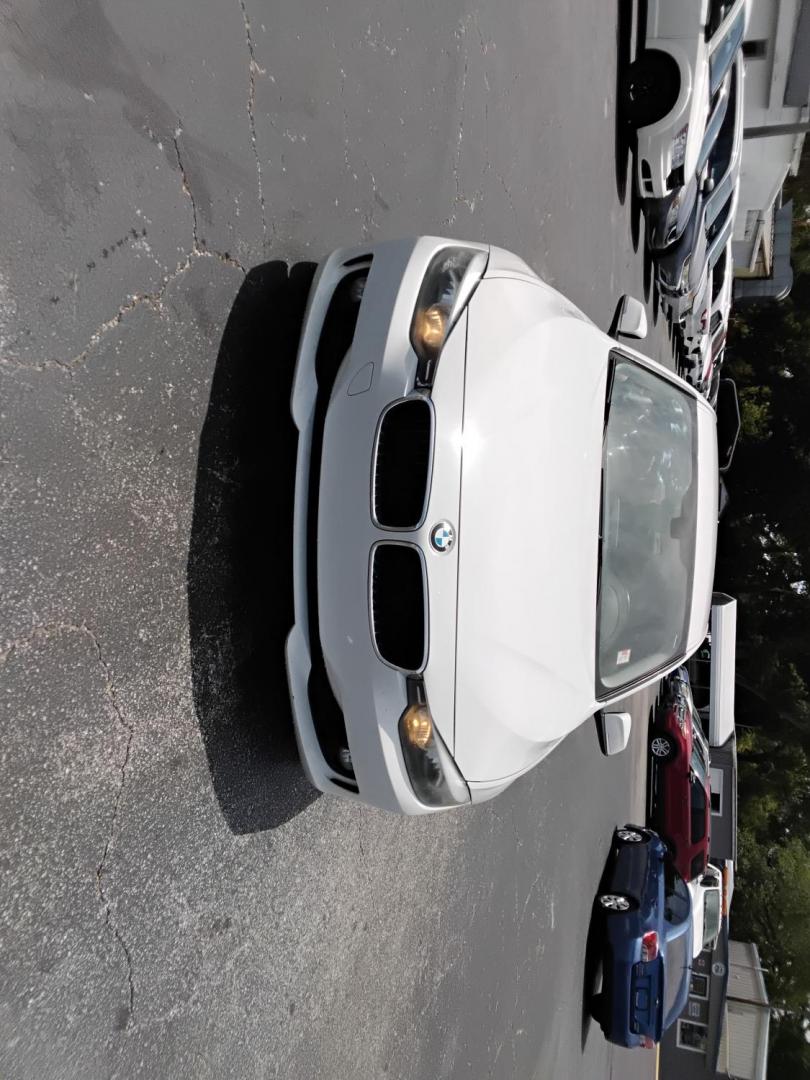 2014 White /Beige BMW 3-Series 320i Sedan (WBA3B1C53EK) with an 2.0L L4 DOHC 16V engine, located at 6112 N Florida Avenue, Tampa, FL, 33604, (888) 521-5131, 27.954929, -82.459534 - $499 down plus tax & tag.- Photo#1