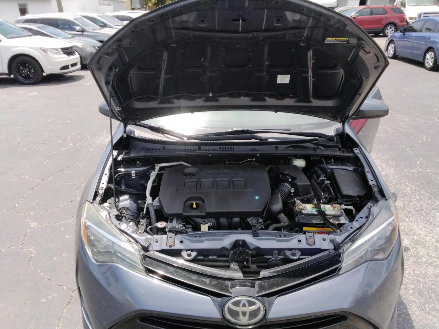 2018 GRAY /Grey Toyota Corolla SE 6M (5YFBURHE6JP) with an 1.8L L4 DOHC 16V engine, 6M transmission, located at 6112 N Florida Avenue, Tampa, FL, 33604, (888) 521-5131, 27.954929, -82.459534 - $499 down plus tax & tag. - Photo#6