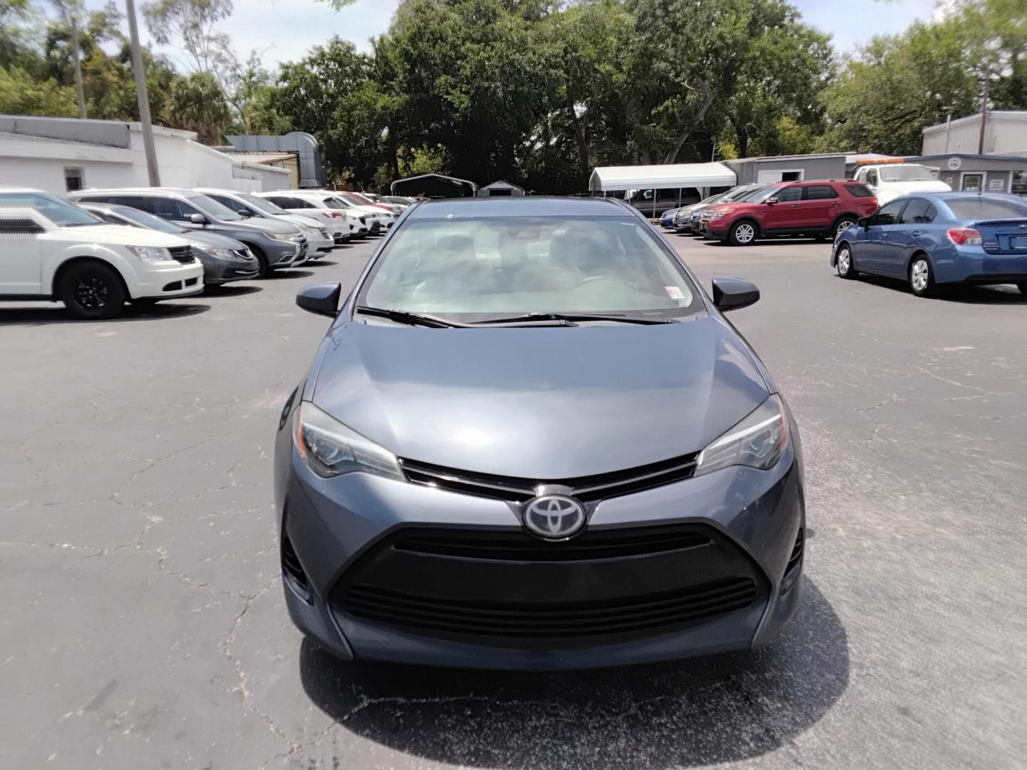 2018 GRAY /Grey Toyota Corolla SE 6M (5YFBURHE6JP) with an 1.8L L4 DOHC 16V engine, 6M transmission, located at 6112 N Florida Avenue, Tampa, FL, 33604, (888) 521-5131, 27.954929, -82.459534 - $499 down plus tax & tag. - Photo#1