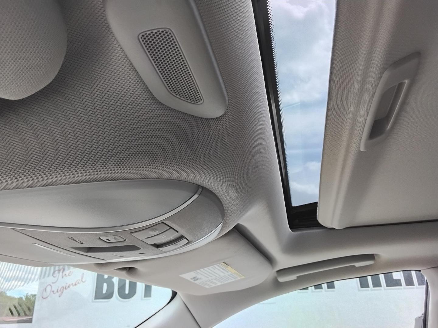 2017 BLUE /Beige Infiniti QX60 Base AWD (5N1DL0MMXHC) with an 3.5L V6 DOHC 24V engine, CVT transmission, located at 6112 N Florida Avenue, Tampa, FL, 33604, (888) 521-5131, 27.954929, -82.459534 - $499 down plus tax & tag. - Photo#20
