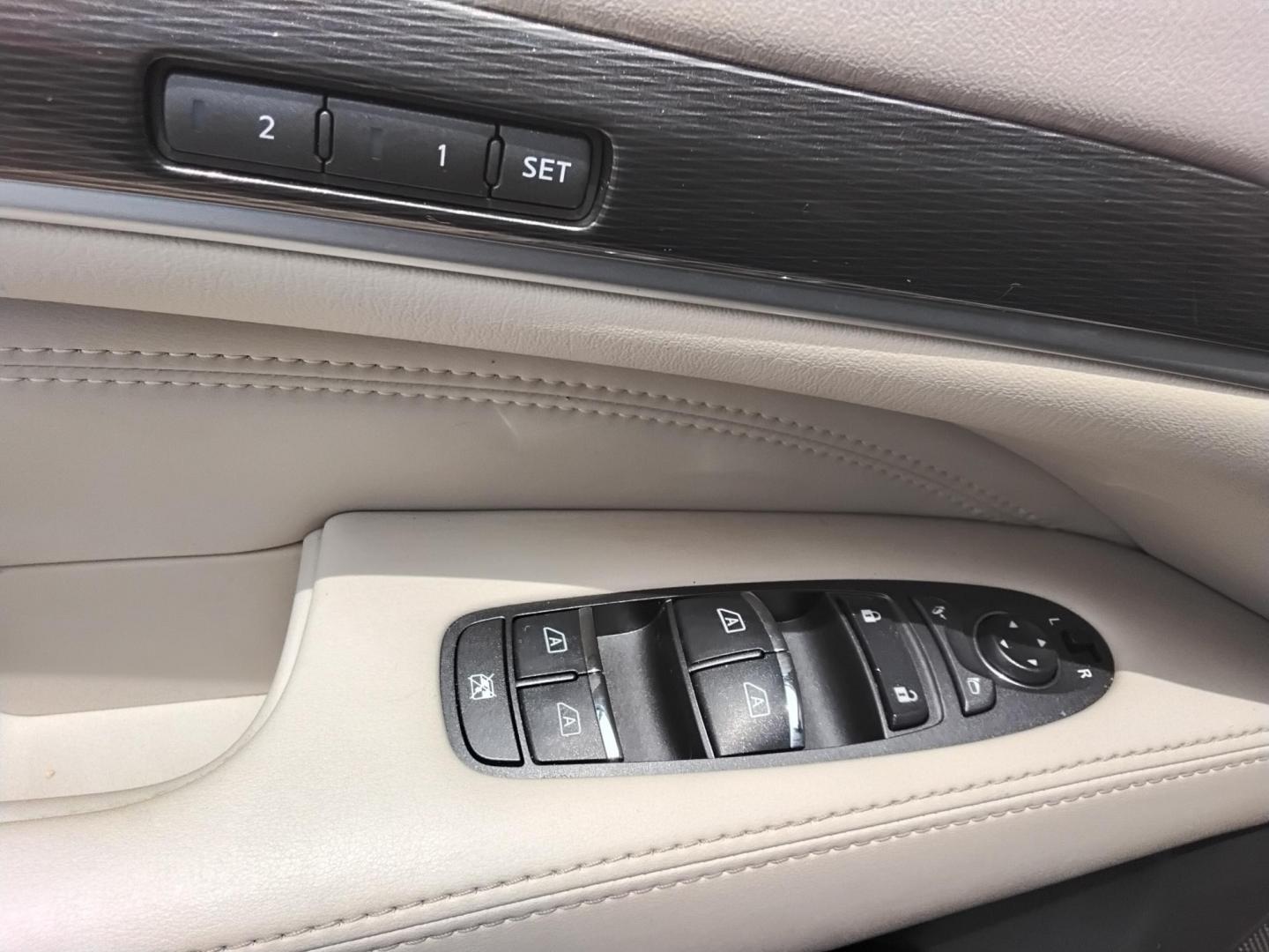 2017 BLUE /Beige Infiniti QX60 Base AWD (5N1DL0MMXHC) with an 3.5L V6 DOHC 24V engine, CVT transmission, located at 6112 N Florida Avenue, Tampa, FL, 33604, (888) 521-5131, 27.954929, -82.459534 - $499 down plus tax & tag. - Photo#24