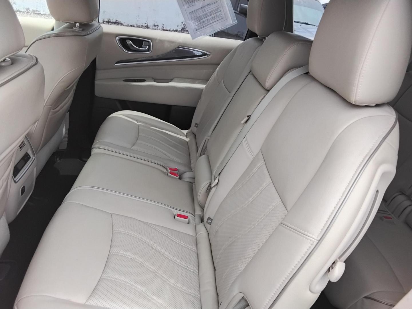 2017 BLUE /Beige Infiniti QX60 Base AWD (5N1DL0MMXHC) with an 3.5L V6 DOHC 24V engine, CVT transmission, located at 6112 N Florida Avenue, Tampa, FL, 33604, (888) 521-5131, 27.954929, -82.459534 - $499 down plus tax & tag. - Photo#15