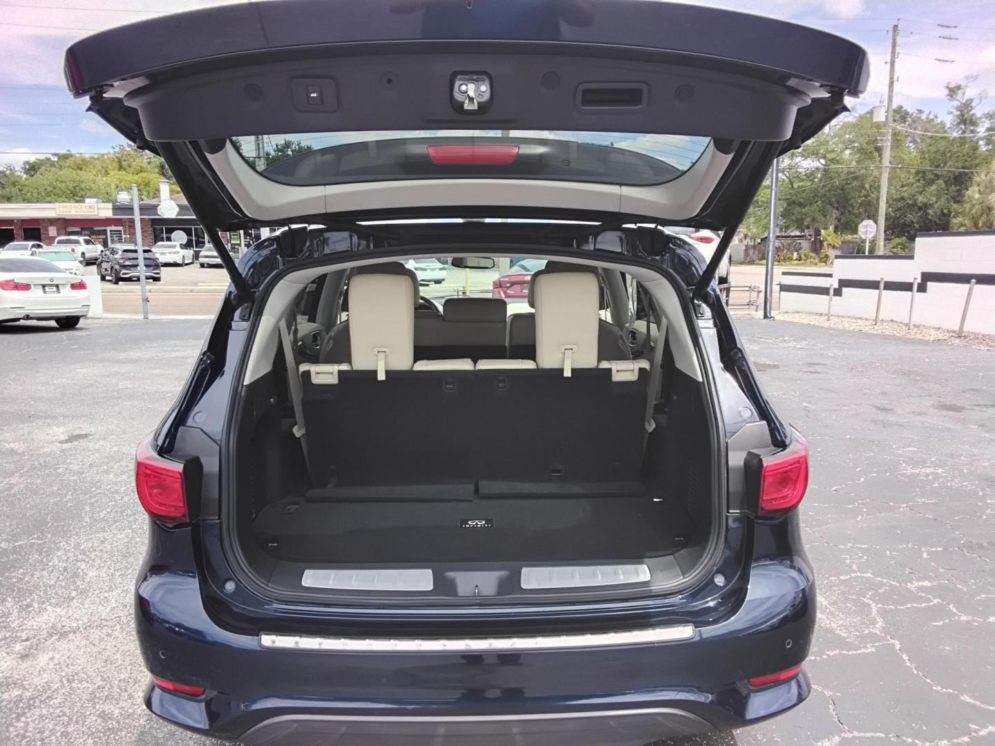 2017 BLUE /Beige Infiniti QX60 Base AWD (5N1DL0MMXHC) with an 3.5L V6 DOHC 24V engine, CVT transmission, located at 6112 N Florida Avenue, Tampa, FL, 33604, (888) 521-5131, 27.954929, -82.459534 - $499 down plus tax & tag. - Photo#13