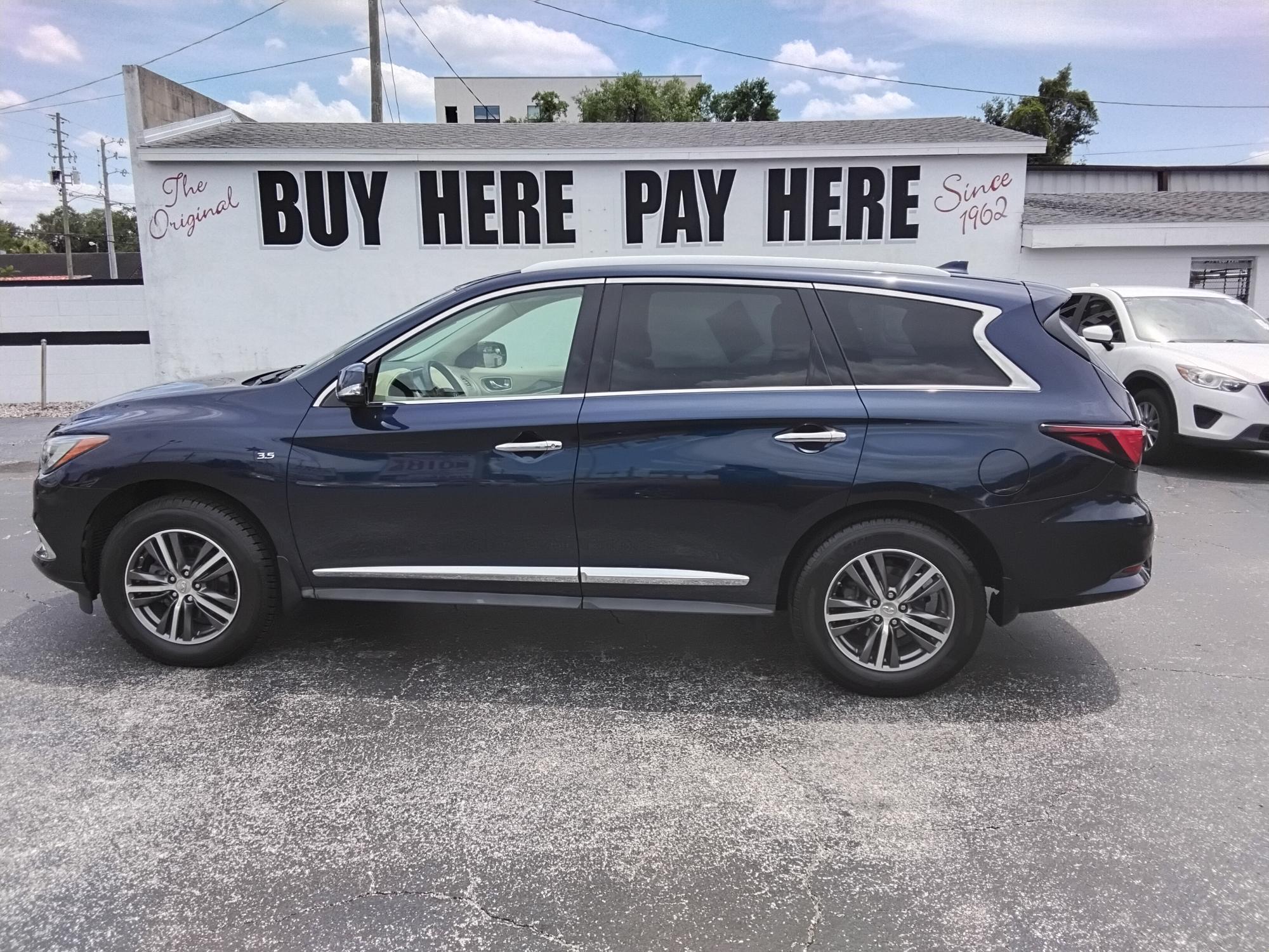 photo of 2017 Infiniti QX60 Base AWD