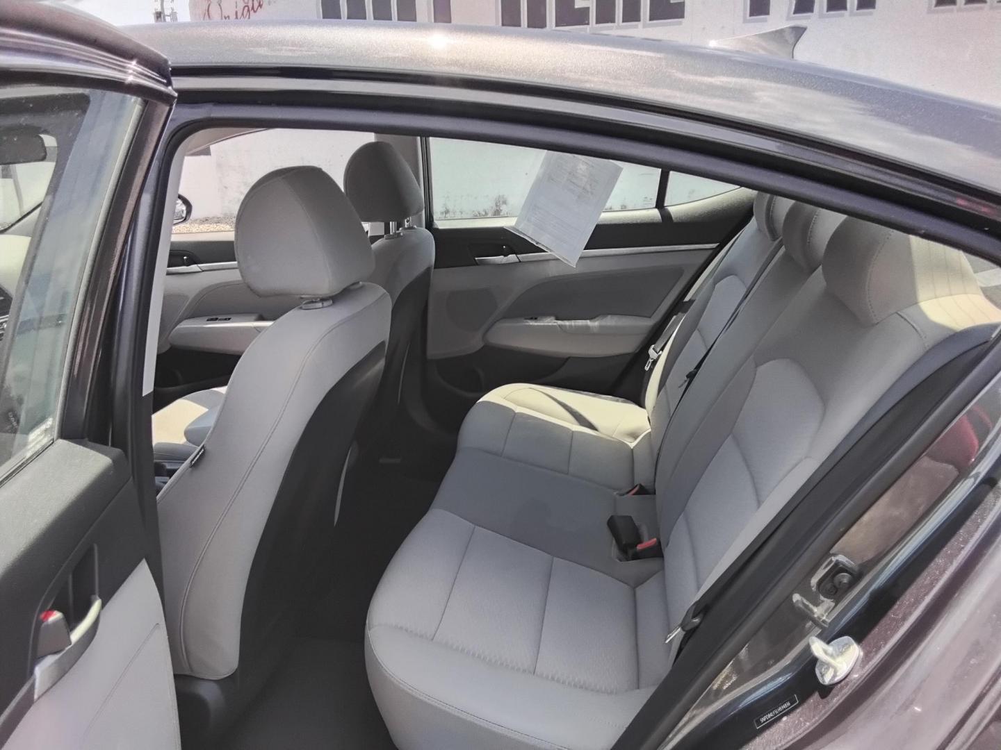 2020 GRAY /Beige Hyundai Elantra Limited (5NPD84LF5LH) with an 1.8L L4 DOHC 16V engine, 6A transmission, located at 6112 N Florida Avenue, Tampa, FL, 33604, (888) 521-5131, 27.954929, -82.459534 - $499 down plus tax & tag. - Photo#7