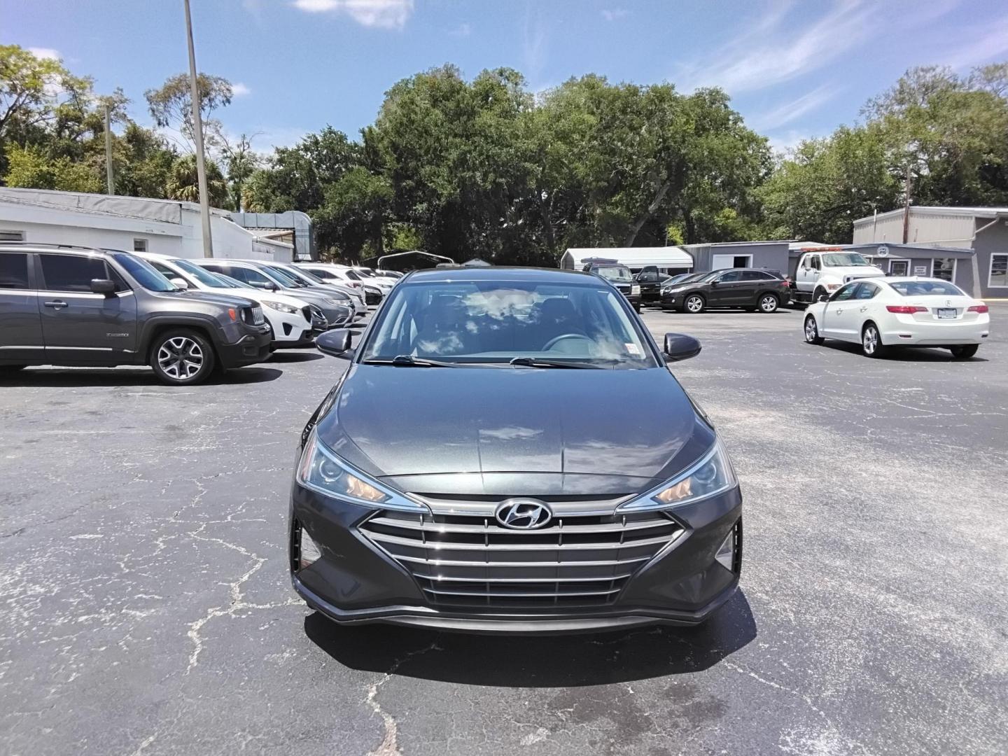 2020 GRAY /Beige Hyundai Elantra Limited (5NPD84LF5LH) with an 1.8L L4 DOHC 16V engine, 6A transmission, located at 6112 N Florida Avenue, Tampa, FL, 33604, (888) 521-5131, 27.954929, -82.459534 - $499 down plus tax & tag. - Photo#1