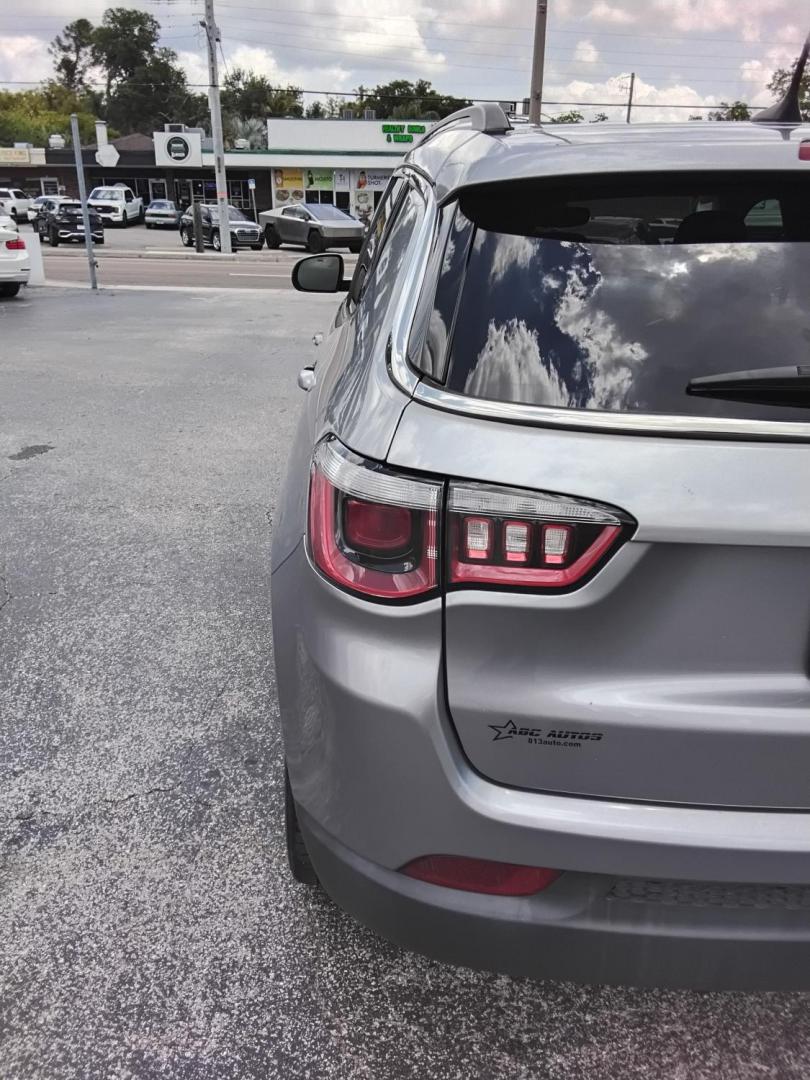 2018 SILVER /Black Jeep Compass Sport FWD (3C4NJCBB7JT) with an 2.4L L4 DOHC 16V engine, located at 6112 N Florida Avenue, Tampa, FL, 33604, (888) 521-5131, 27.954929, -82.459534 - $499 down plus tax & tag. - Photo#9