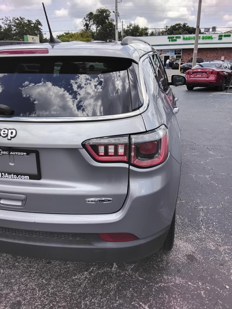 2018 SILVER /Black Jeep Compass Sport FWD (3C4NJCBB7JT) with an 2.4L L4 DOHC 16V engine, located at 6112 N Florida Avenue, Tampa, FL, 33604, (888) 521-5131, 27.954929, -82.459534 - $499 down plus tax & tag. - Photo#10