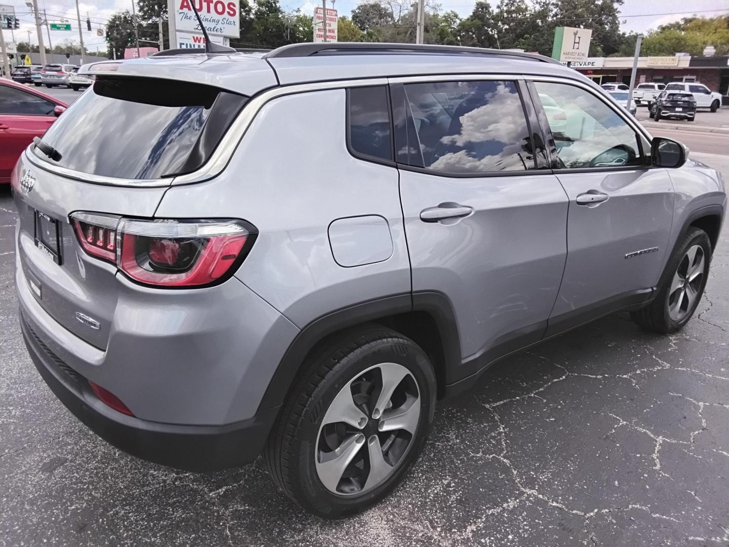 2018 SILVER /Black Jeep Compass Sport FWD (3C4NJCBB7JT) with an 2.4L L4 DOHC 16V engine, located at 6112 N Florida Avenue, Tampa, FL, 33604, (888) 521-5131, 27.954929, -82.459534 - $499 down plus tax & tag. - Photo#6