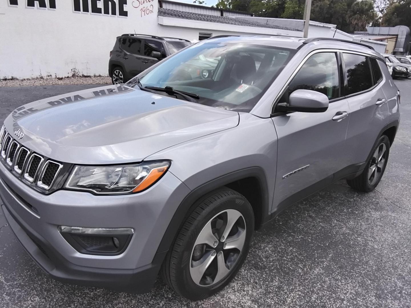 2018 SILVER /Black Jeep Compass Sport FWD (3C4NJCBB7JT) with an 2.4L L4 DOHC 16V engine, located at 6112 N Florida Avenue, Tampa, FL, 33604, (888) 521-5131, 27.954929, -82.459534 - $499 down plus tax & tag. - Photo#2