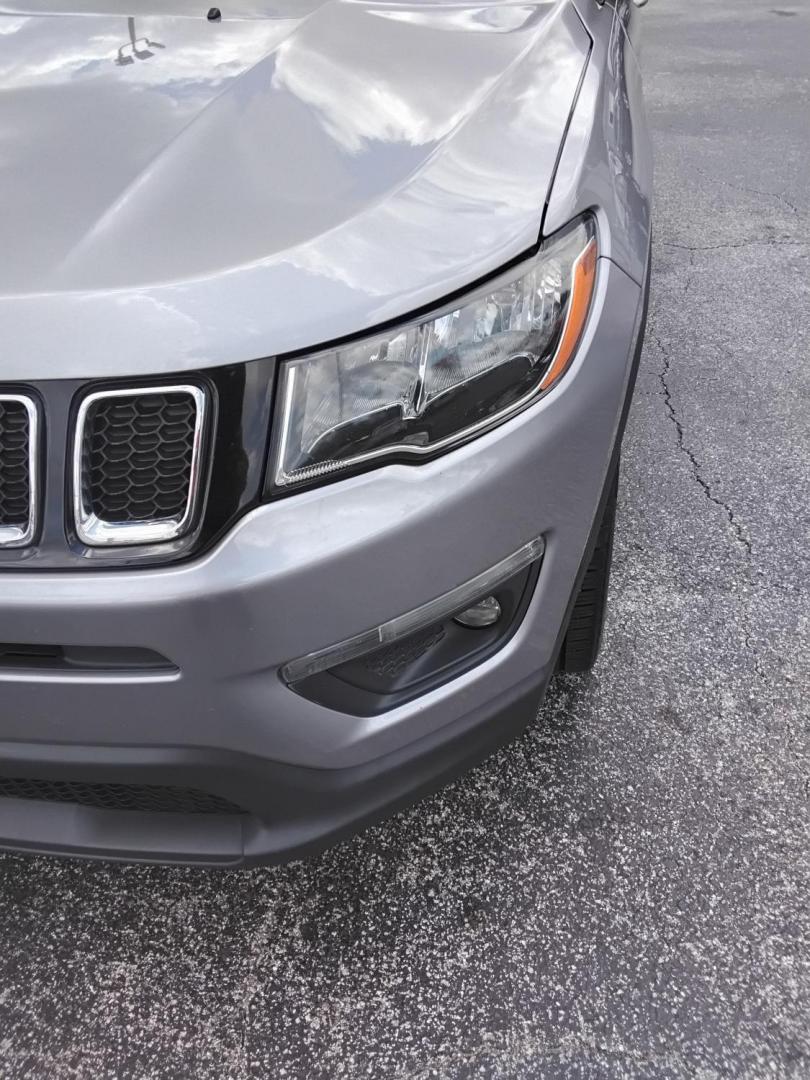 2018 SILVER /Black Jeep Compass Sport FWD (3C4NJCBB7JT) with an 2.4L L4 DOHC 16V engine, located at 6112 N Florida Avenue, Tampa, FL, 33604, (888) 521-5131, 27.954929, -82.459534 - $499 down plus tax & tag. - Photo#8