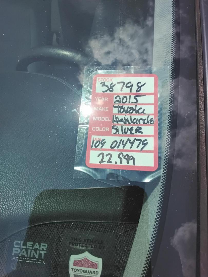 2015 SILVER /Grey Toyota Highlander LE FWD I4 (5TDZARFH8FS) with an 2.7L L4 DOHC 16V engine, 6-Speed Automatic transmission, located at 6112 N Florida Avenue, Tampa, FL, 33604, (888) 521-5131, 27.954929, -82.459534 - $499 down plus tax & tag.- Photo#25