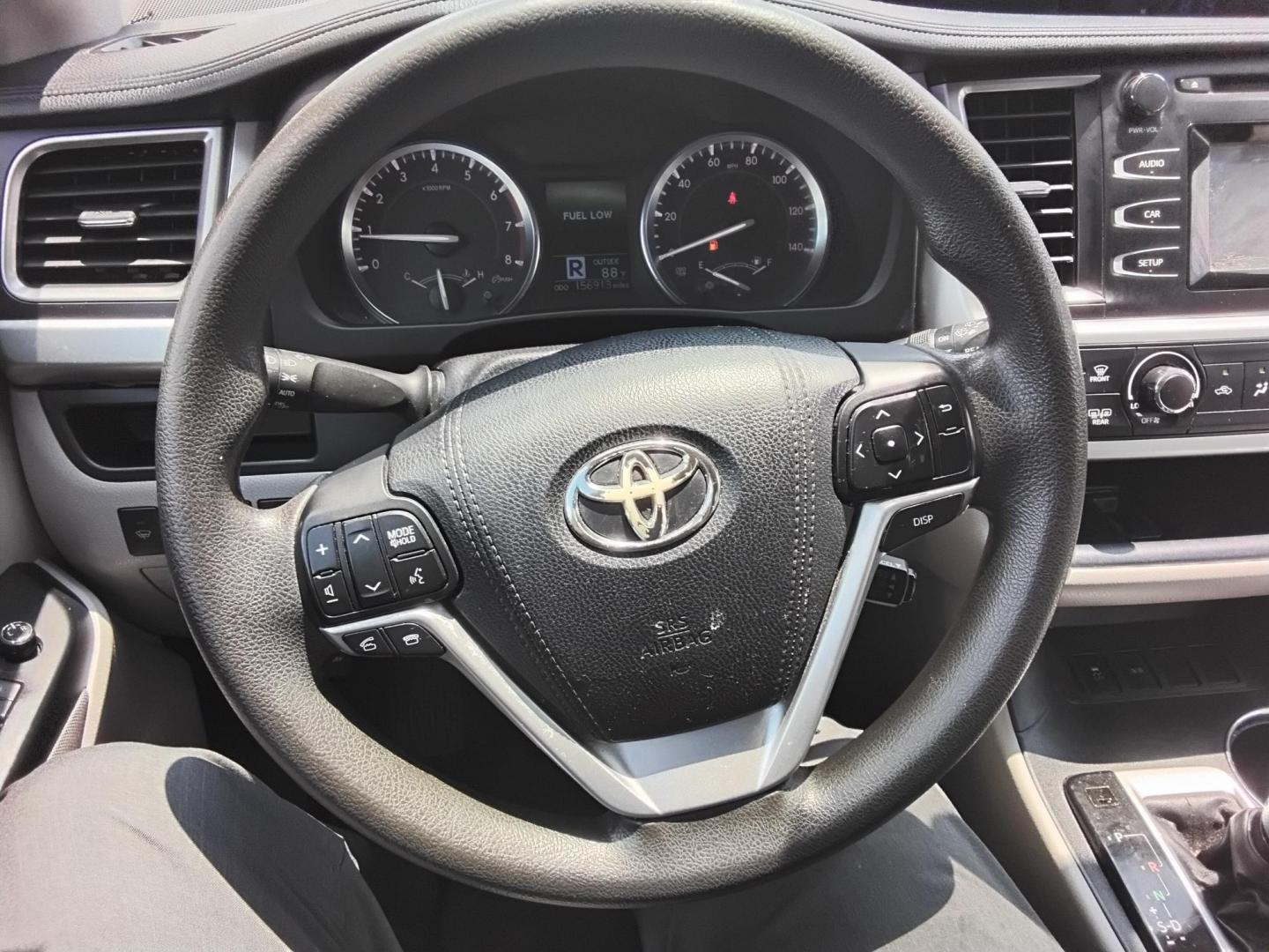 2015 SILVER /Grey Toyota Highlander LE FWD I4 (5TDZARFH8FS) with an 2.7L L4 DOHC 16V engine, 6-Speed Automatic transmission, located at 6112 N Florida Avenue, Tampa, FL, 33604, (888) 521-5131, 27.954929, -82.459534 - $499 down plus tax & tag.- Photo#14
