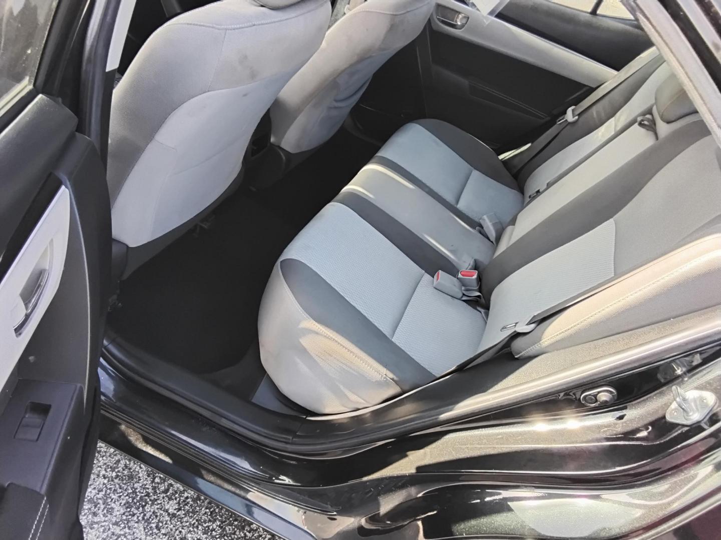2019 BLACK /White Toyota Corolla SE CVT (2T1BURHE4KC) with an 1.8L L4 DOHC 16V engine, CVT transmission, located at 6112 N Florida Avenue, Tampa, FL, 33604, (888) 521-5131, 27.954929, -82.459534 - $499 DOWN PLUS TAX & TAG- Photo#11