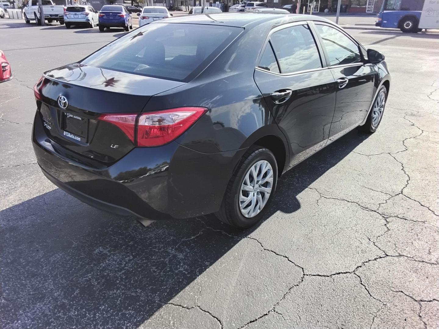 2019 BLACK /White Toyota Corolla SE CVT (2T1BURHE4KC) with an 1.8L L4 DOHC 16V engine, CVT transmission, located at 6112 N Florida Avenue, Tampa, FL, 33604, (888) 521-5131, 27.954929, -82.459534 - $499 DOWN PLUS TAX & TAG- Photo#6