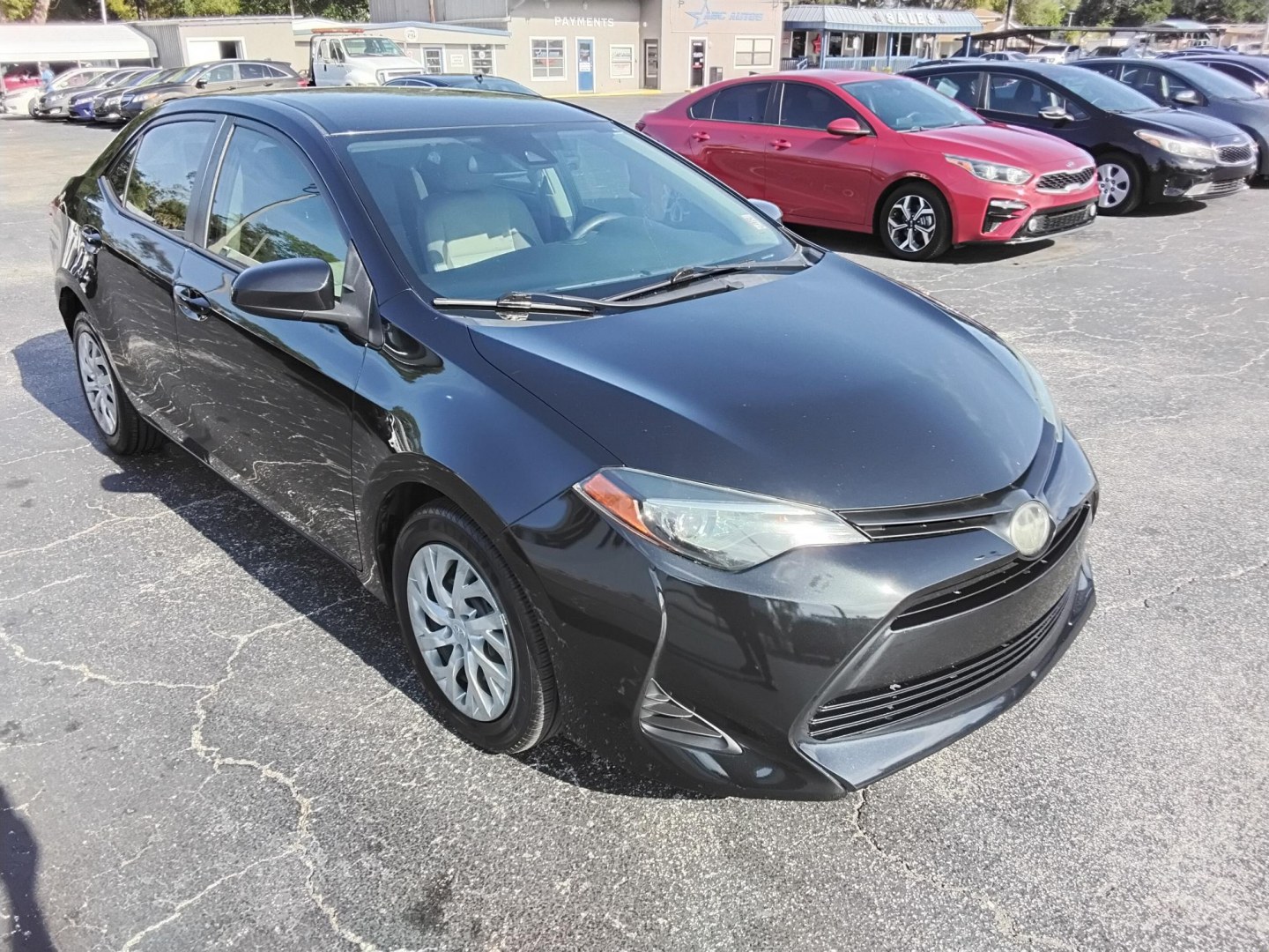 2019 BLACK /White Toyota Corolla SE CVT (2T1BURHE4KC) with an 1.8L L4 DOHC 16V engine, CVT transmission, located at 6112 N Florida Avenue, Tampa, FL, 33604, (888) 521-5131, 27.954929, -82.459534 - $499 DOWN PLUS TAX & TAG- Photo#2