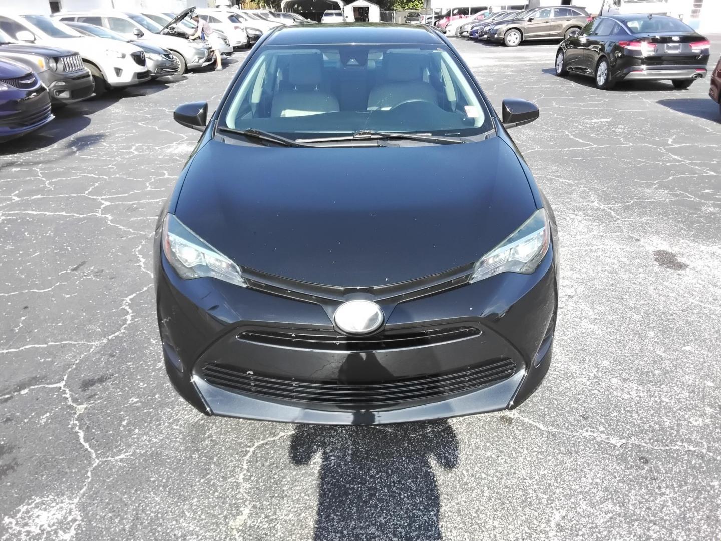 2019 BLACK /White Toyota Corolla SE CVT (2T1BURHE4KC) with an 1.8L L4 DOHC 16V engine, CVT transmission, located at 6112 N Florida Avenue, Tampa, FL, 33604, (888) 521-5131, 27.954929, -82.459534 - $499 DOWN PLUS TAX & TAG- Photo#1
