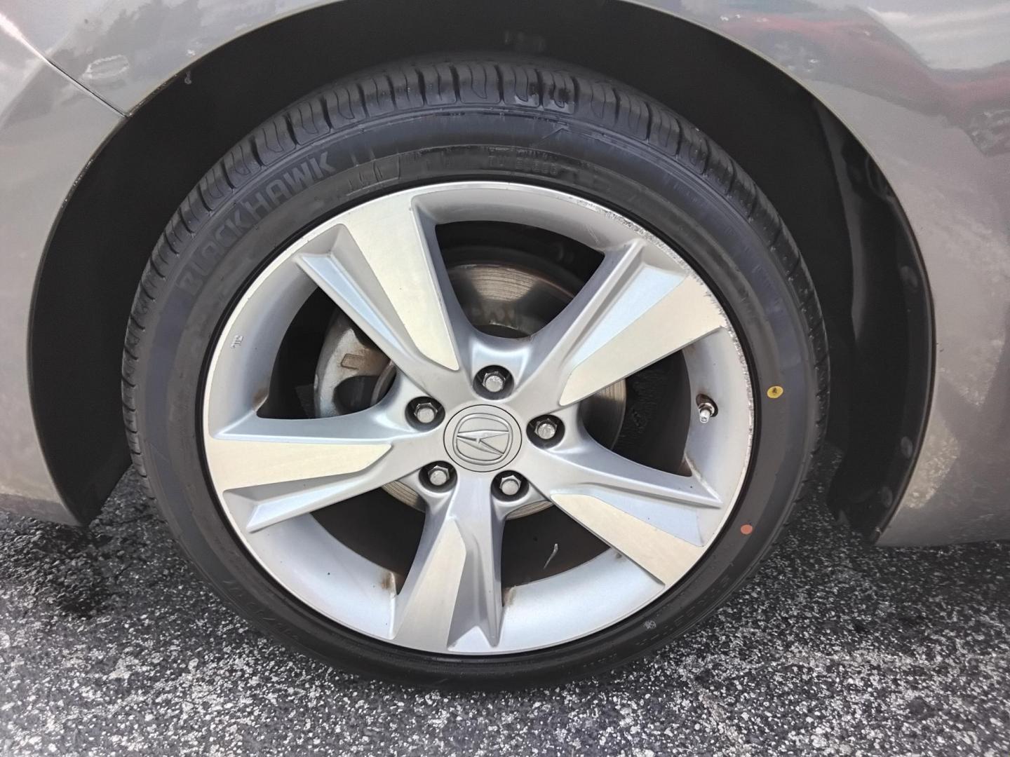 2014 GRAY /Beige Acura ILX 5-Spd AT w/ Premium Package (19VDE1F56EE) with an 2.0L L4 16V DOHC engine, 5-Speed Automatic transmission, located at 6112 N Florida Avenue, Tampa, FL, 33604, (888) 521-5131, 27.954929, -82.459534 - $499 DOWN PLUS TAX & TAG.- Photo#9