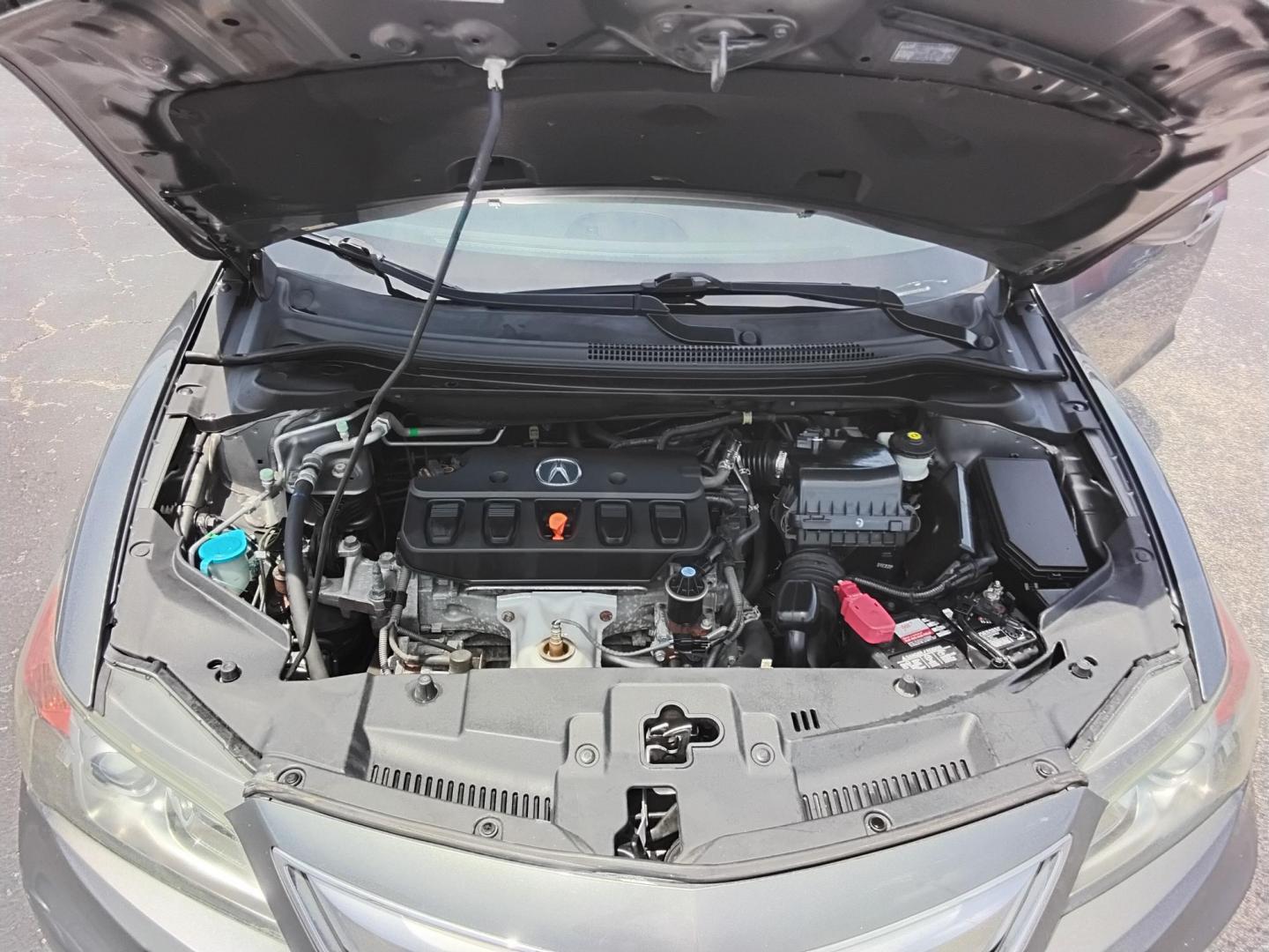 2014 GRAY /Beige Acura ILX 5-Spd AT w/ Premium Package (19VDE1F56EE) with an 2.0L L4 16V DOHC engine, 5-Speed Automatic transmission, located at 6112 N Florida Avenue, Tampa, FL, 33604, (888) 521-5131, 27.954929, -82.459534 - $499 DOWN PLUS TAX & TAG.- Photo#8